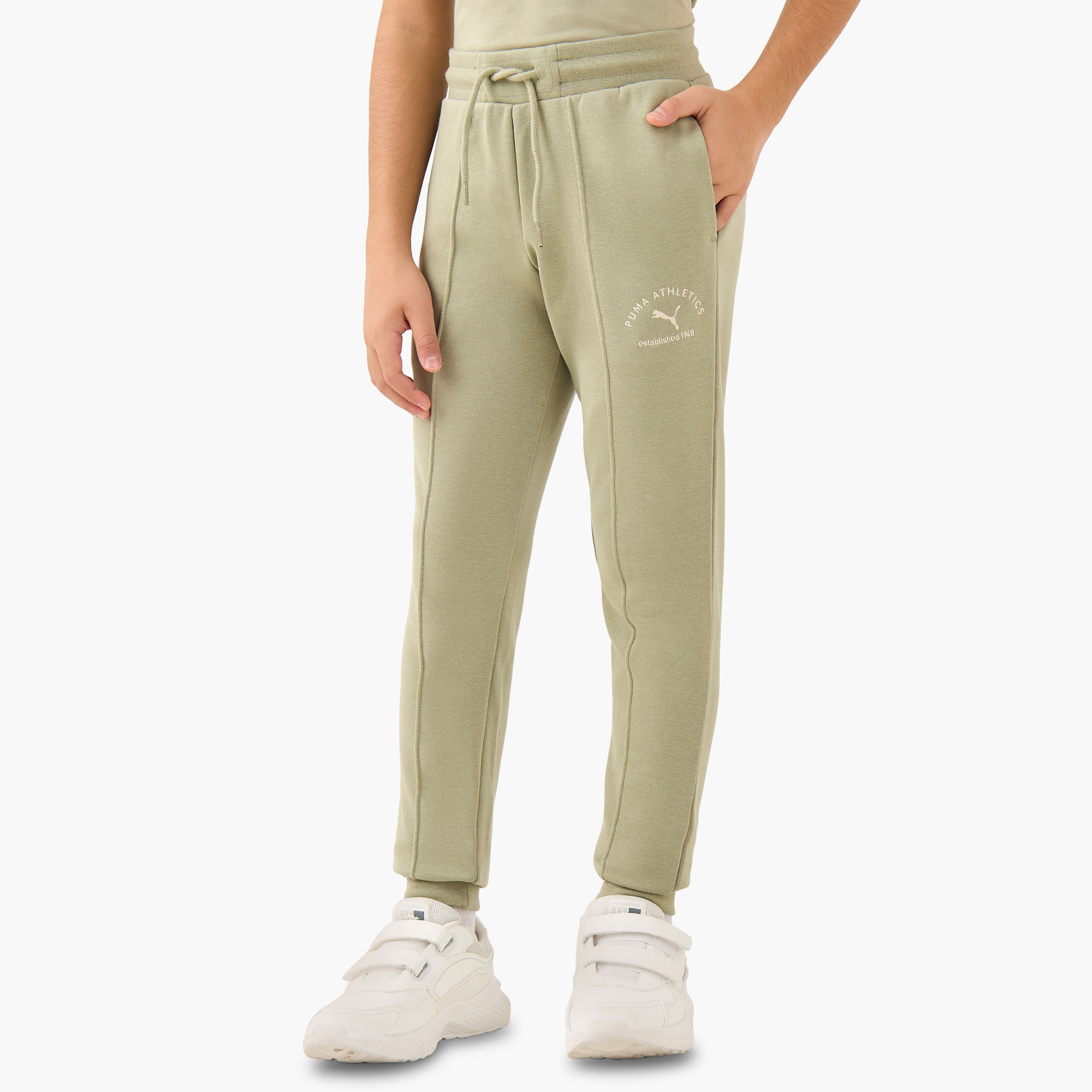 بنطلون رياضي قطن بتطريزات شعار ورباط إغلاق للأولاد من بوما-boys-clothing-bottoms-joggersandtrackpants-image-1
