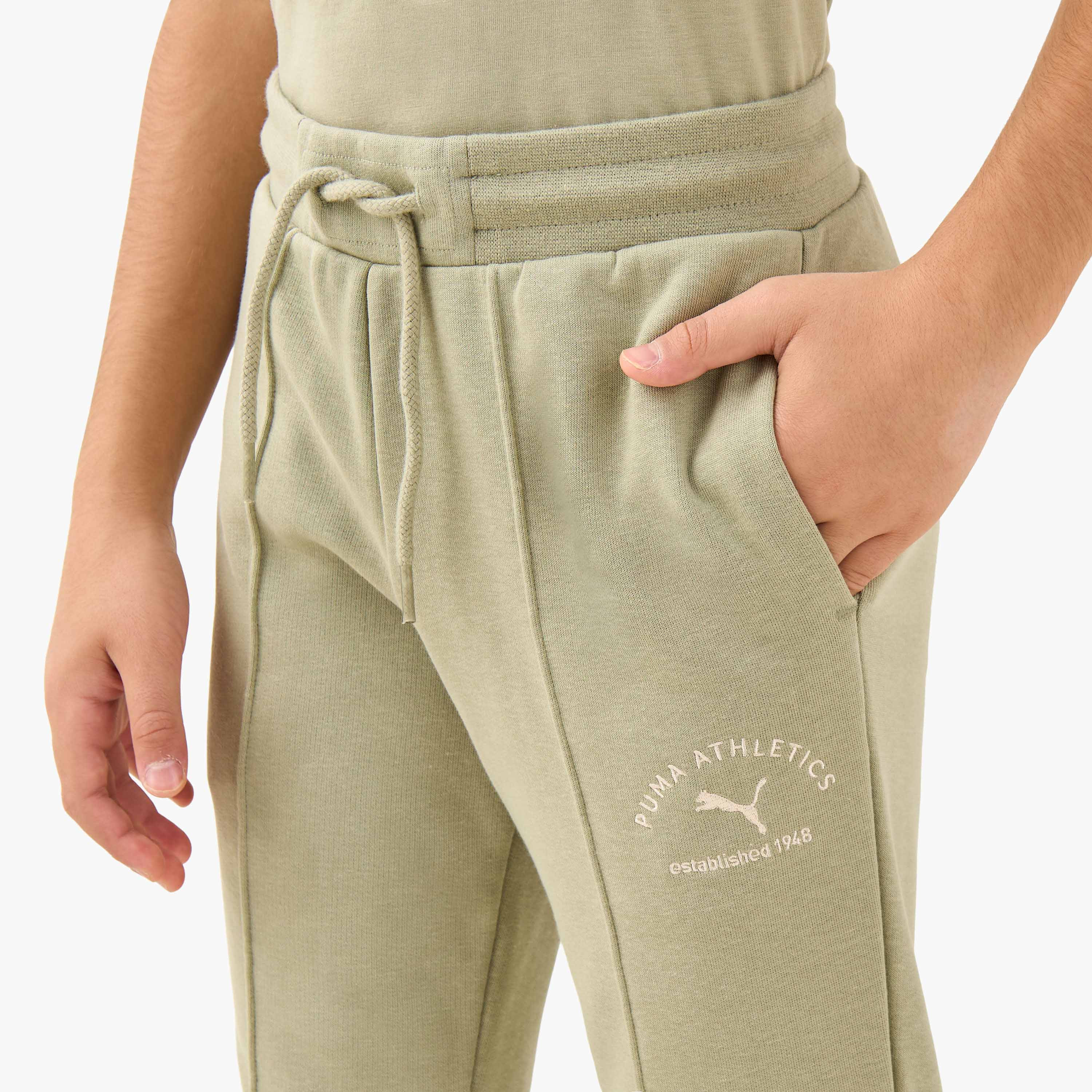 بنطلون رياضي قطن بتطريزات شعار ورباط إغلاق للأولاد من بوما-boys-clothing-bottoms-joggersandtrackpants-image-4