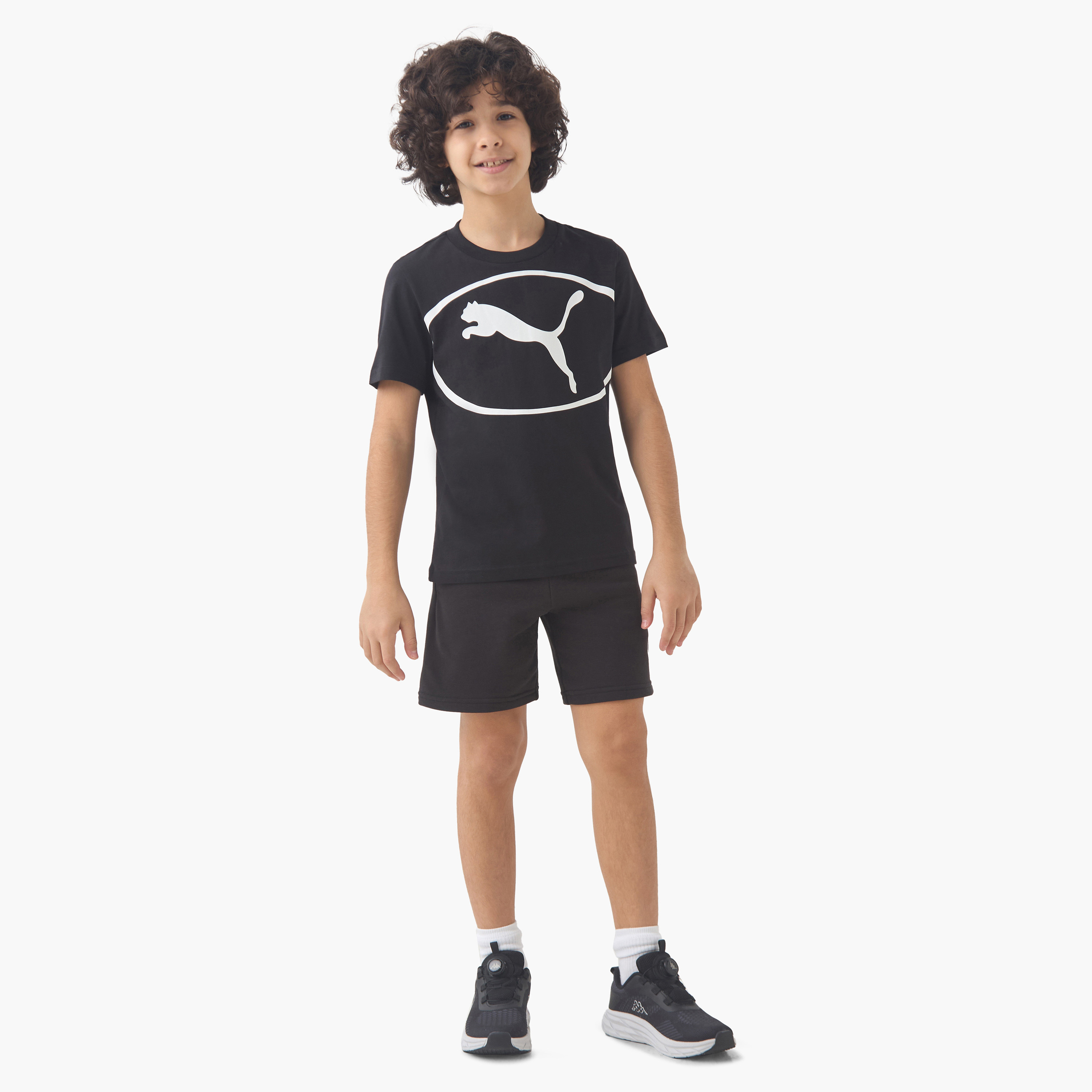 تيشيرت قطن بياقة ضيقة وأكمام قصيرة وطبعات شعار للأولاد من بوما-boys-clothing-sportswear-tops-image-4