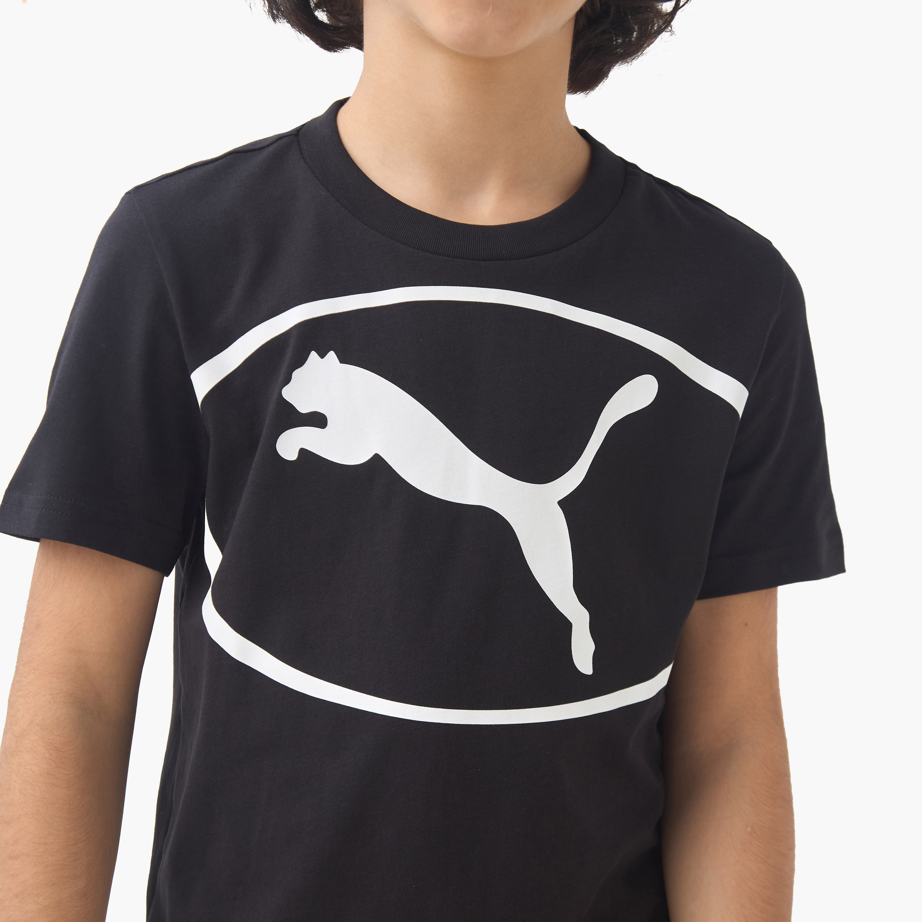 تيشيرت قطن بياقة ضيقة وأكمام قصيرة وطبعات شعار للأولاد من بوما-boys-clothing-sportswear-tops-image-2