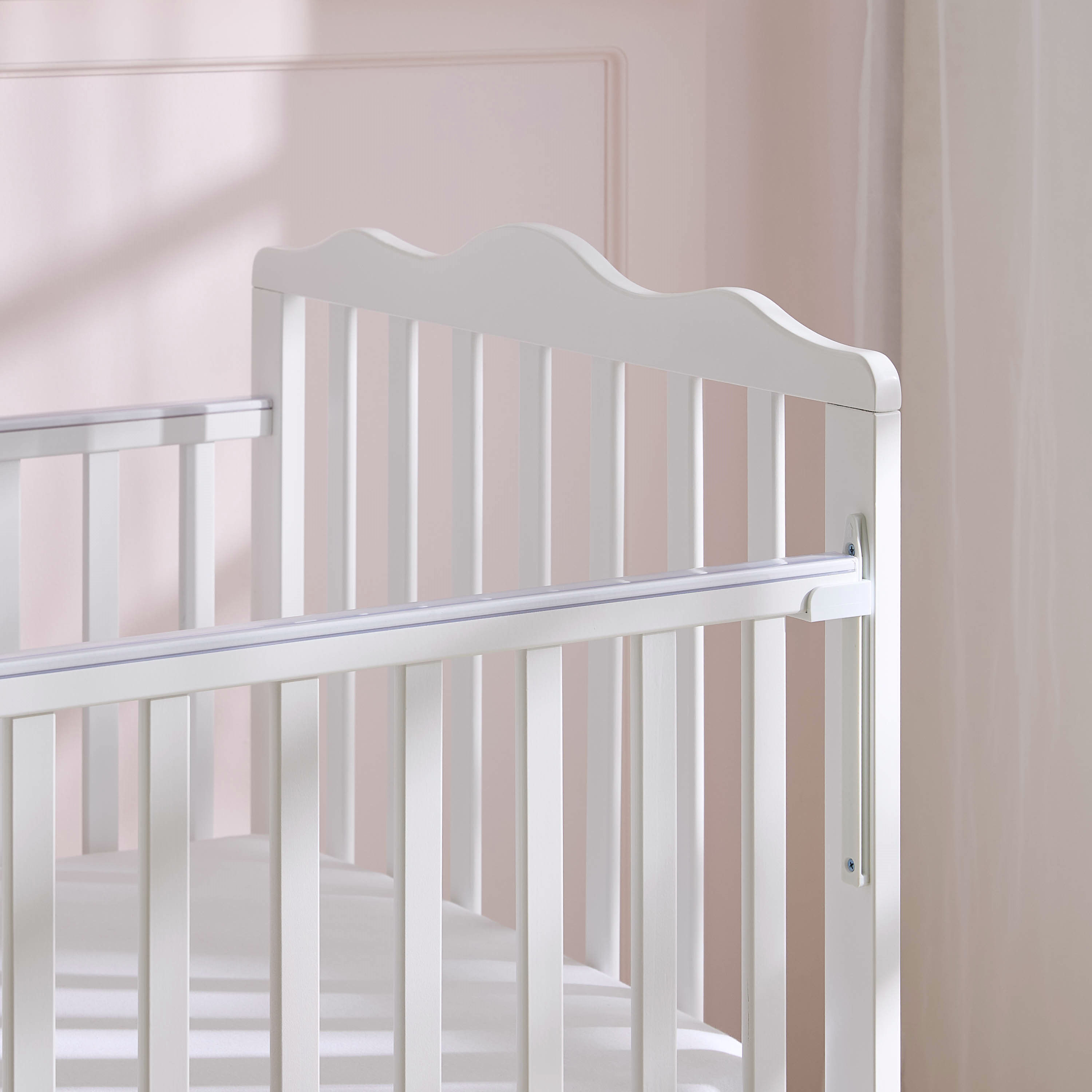سرير أطفال كارتر مع خزانة أدراج وعلاقات من جونيورز - مجموعة أثاث للأطفال-baby-nursery-furniture-cribsandbeds-babycribs-image-4