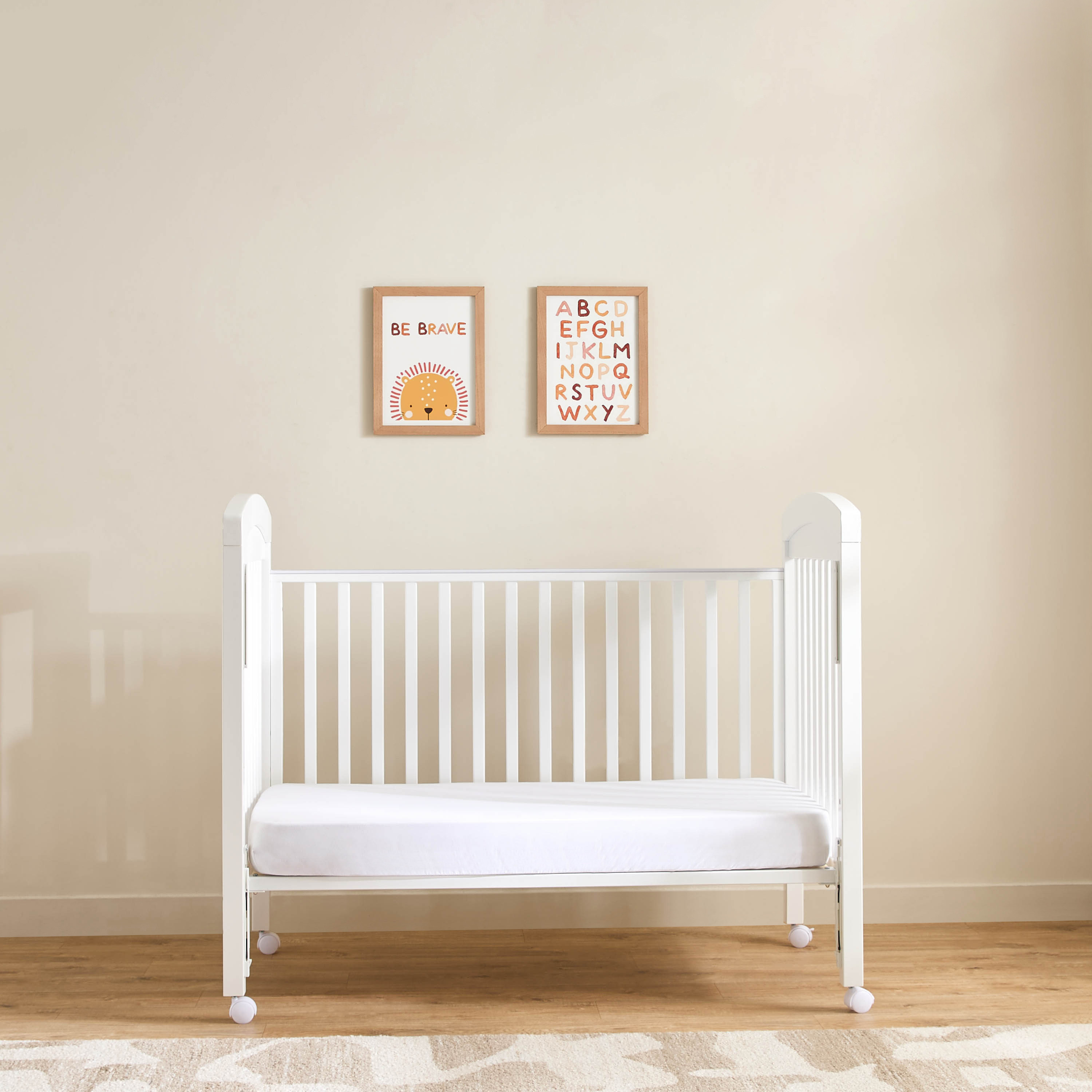سرير أطفال وخزانة أدراج متعددة الاستخدامات ماجريت من جونيورز  - طقم أثاث أطفال-baby-nursery-furniture-cribsandbeds-babycribs-image-5
