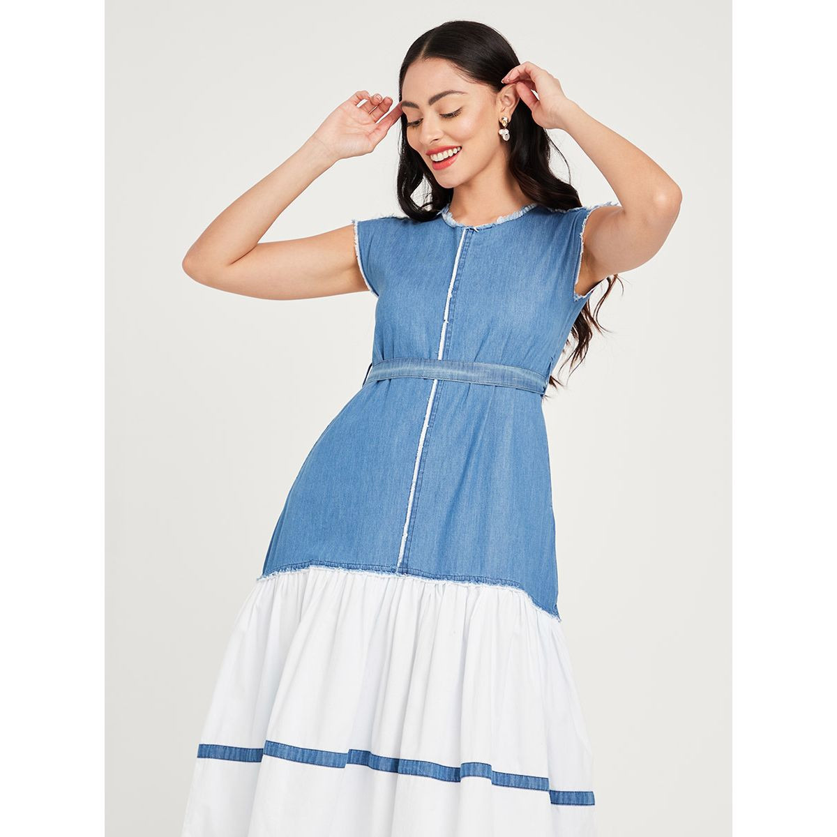 Styli Sleeveless Colorblock Denim Poplin Tiered Maxi Dress with Tie Belt-women-clothing-dresses-image-2