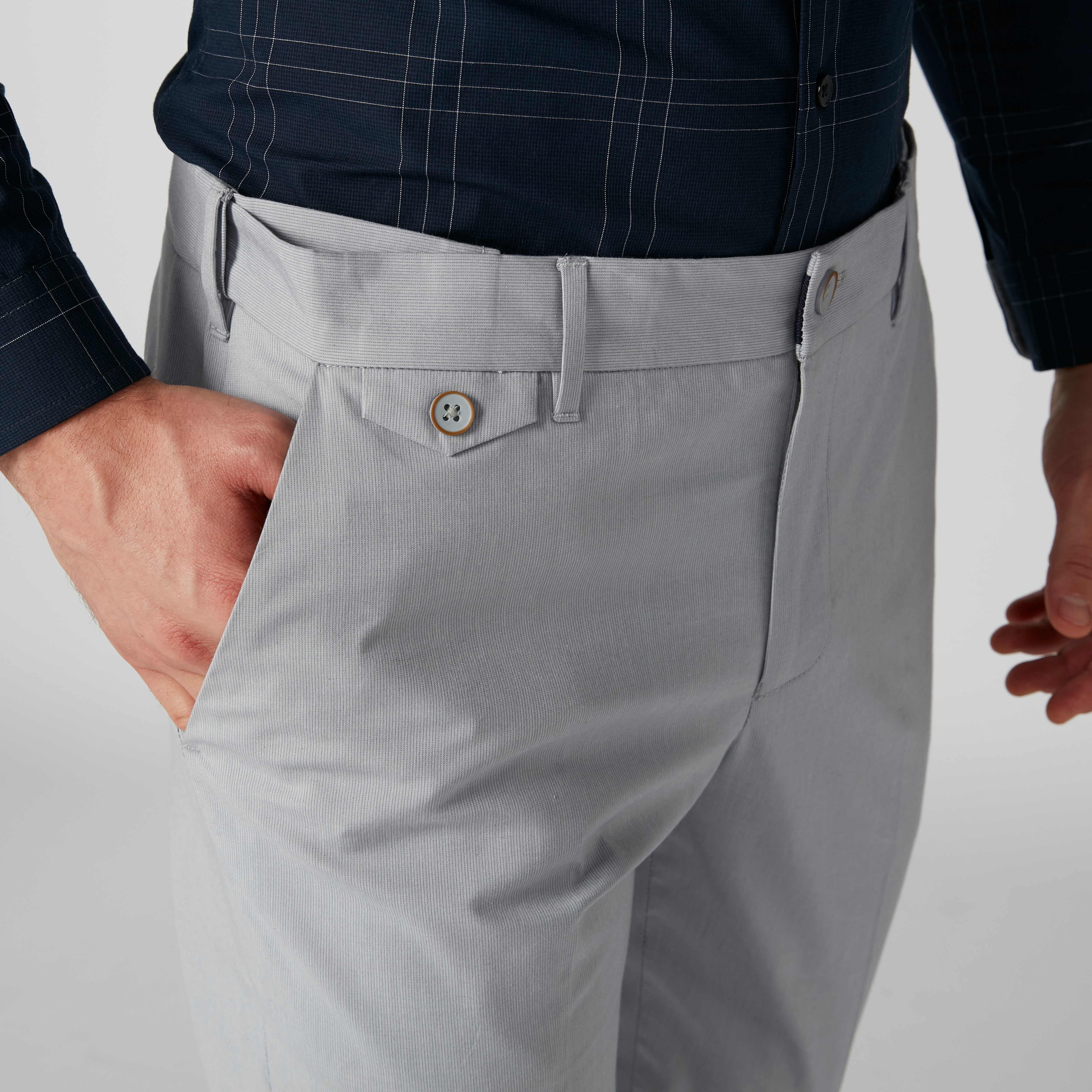بنطال بجيوب وخصر مرن-men-clothing-bottoms-trousersandchinos-trousers-image-10