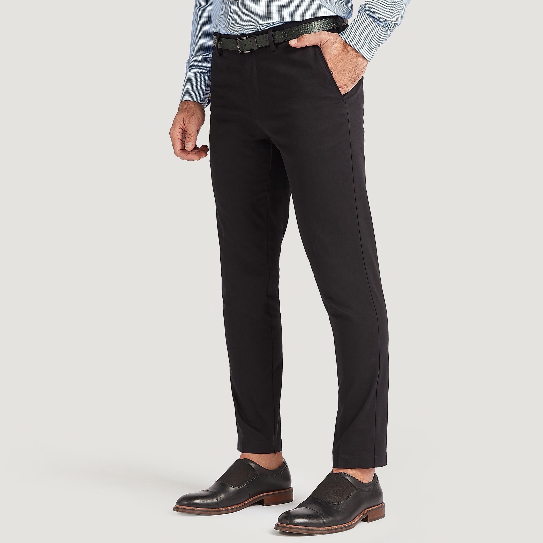 بنطلون سادة سليم فيت بخصر متوسّط الارتفاع وزر إغلاق-men-clothing-trousersandchinos-trousers-image-1