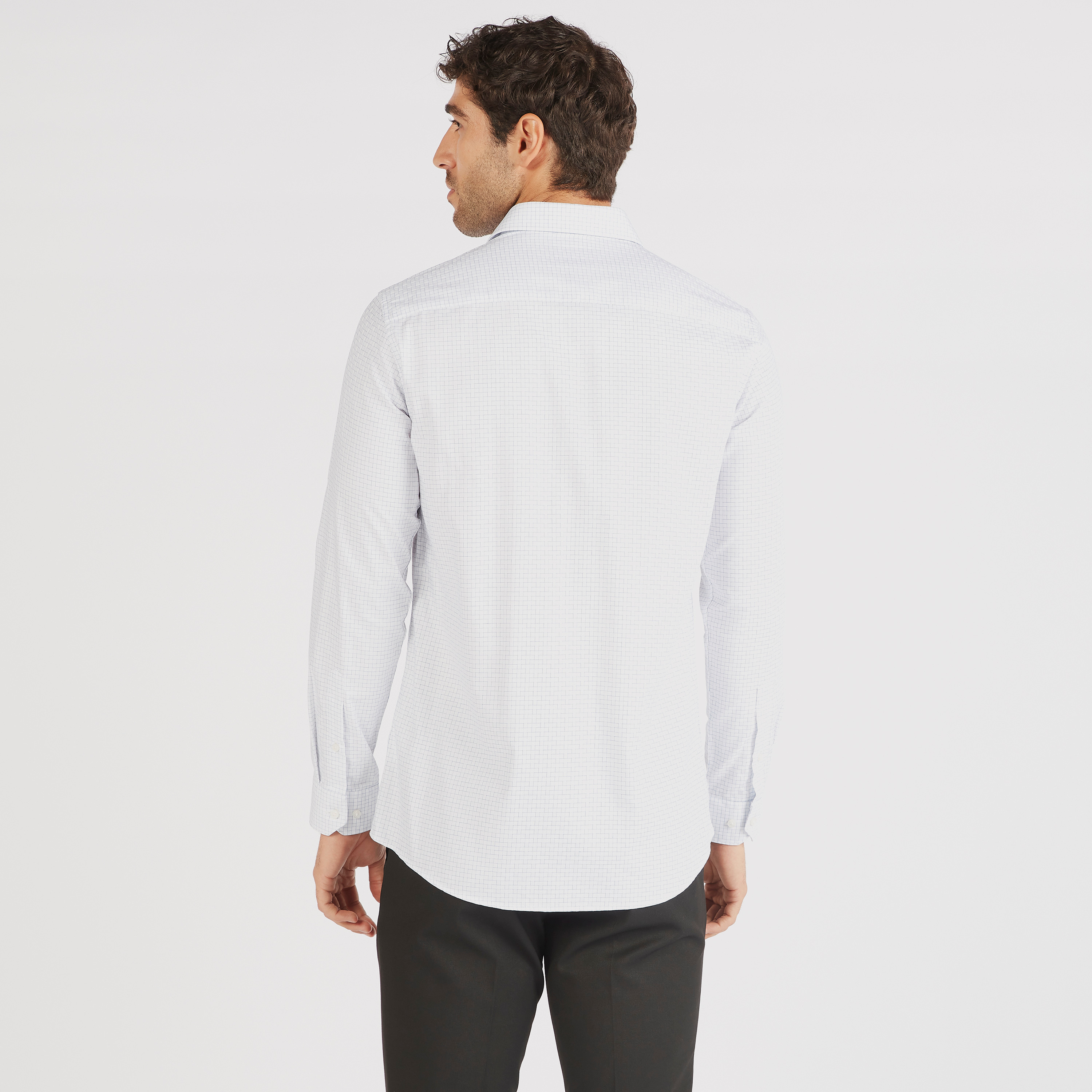 قميص بقصة سليم وأكمام طويلة وياقة عادية وطبعات-men-clothing-shirts-image-4