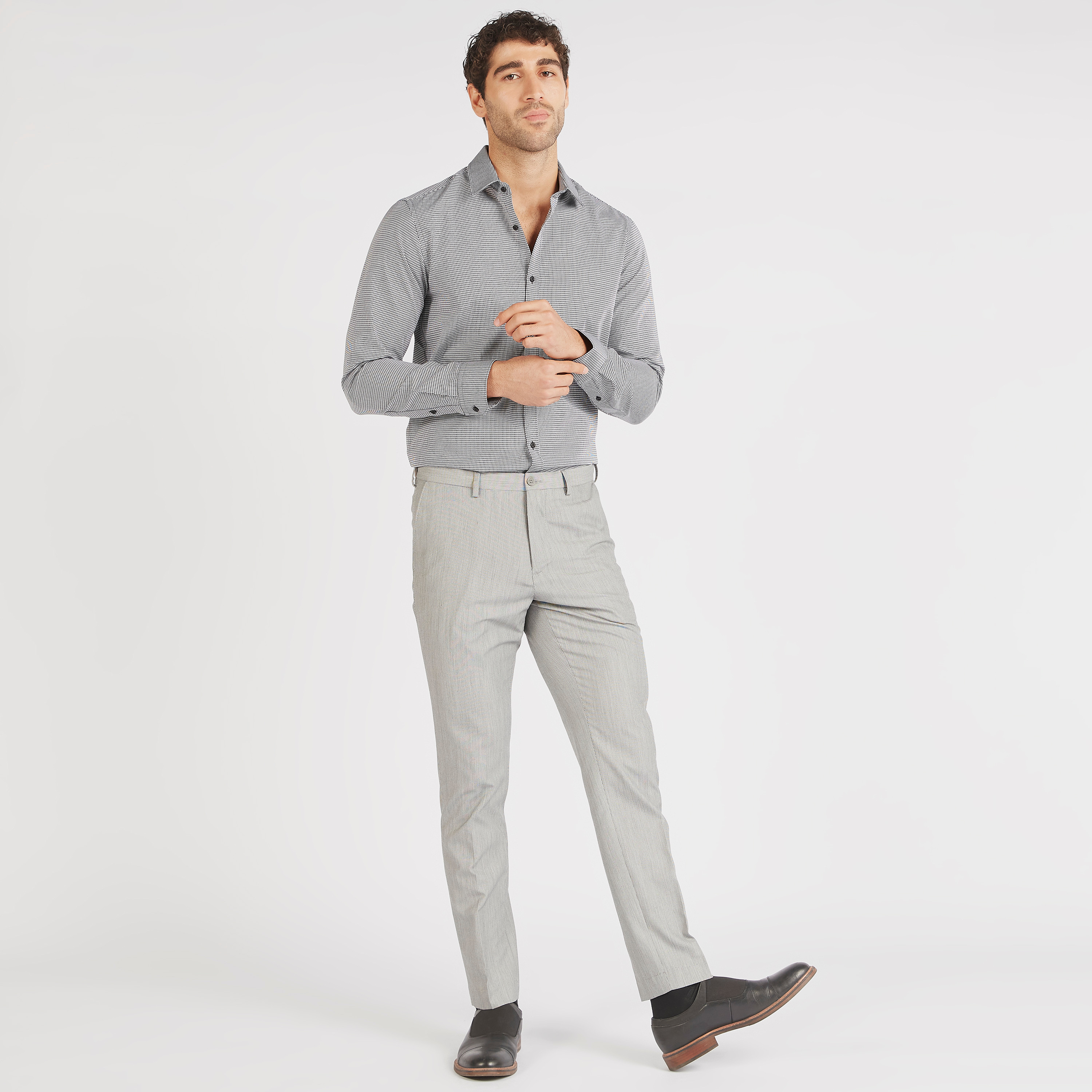 قميص كاروهات أبيض وأسود بأكمام طويلة وزر إغلاق-men-clothing-shirts-image-2