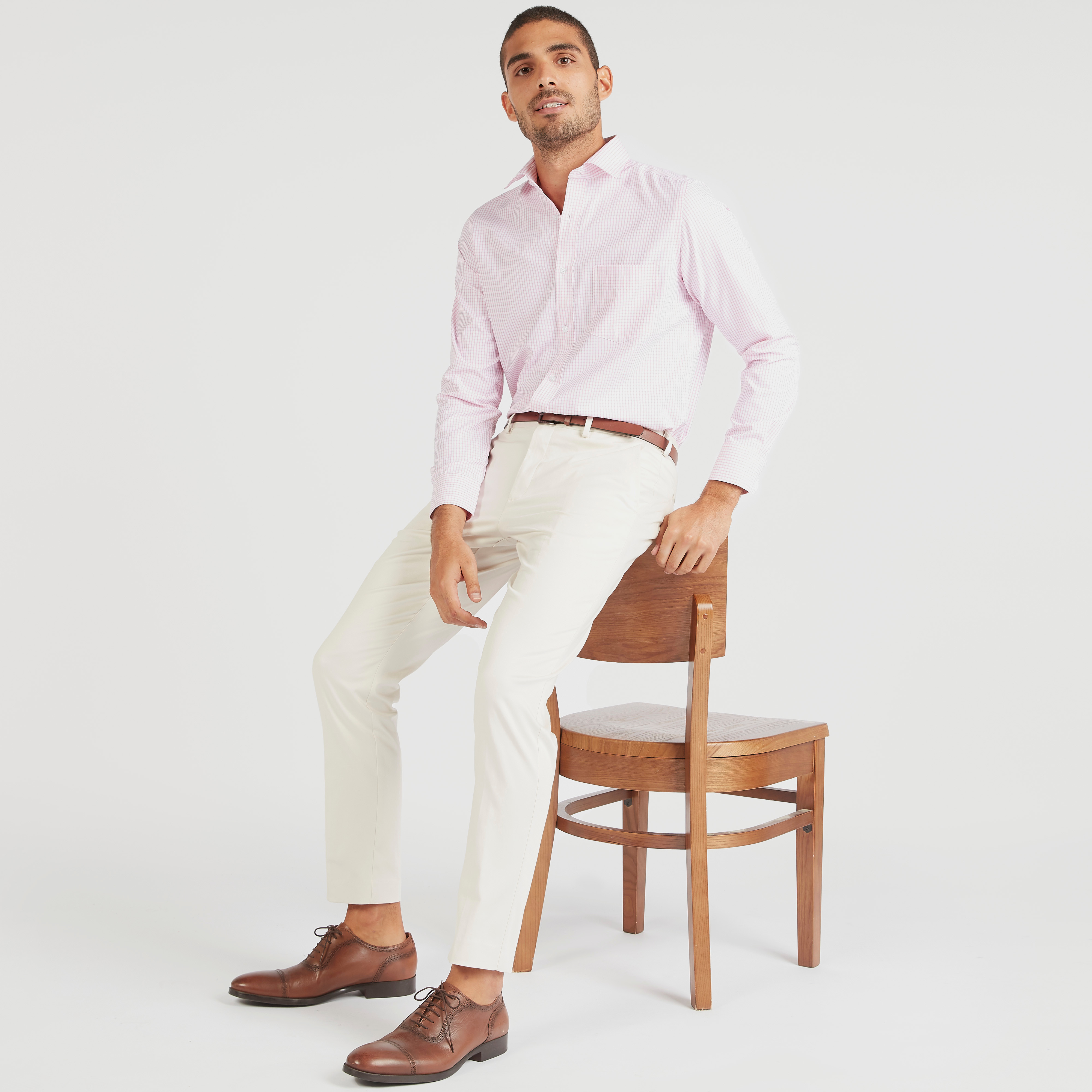قميص كاروهات بزر سفلي وأكمام طويلة وجيب على الصدر-men-clothing-shirts-image-1