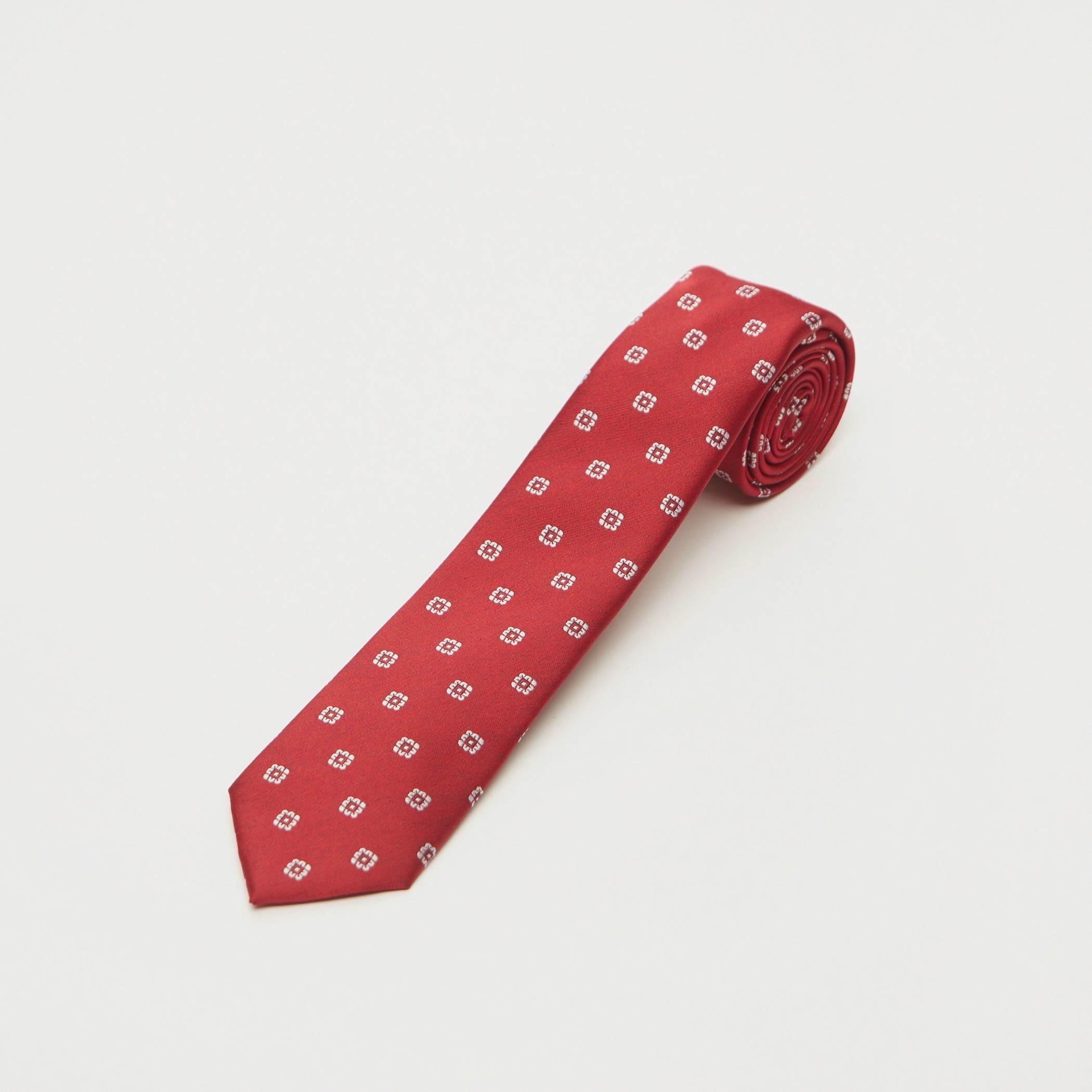ربطة عنق بقصّة عادية وطبعات-men-tiesandcufflinks-pocketsquares-image-1