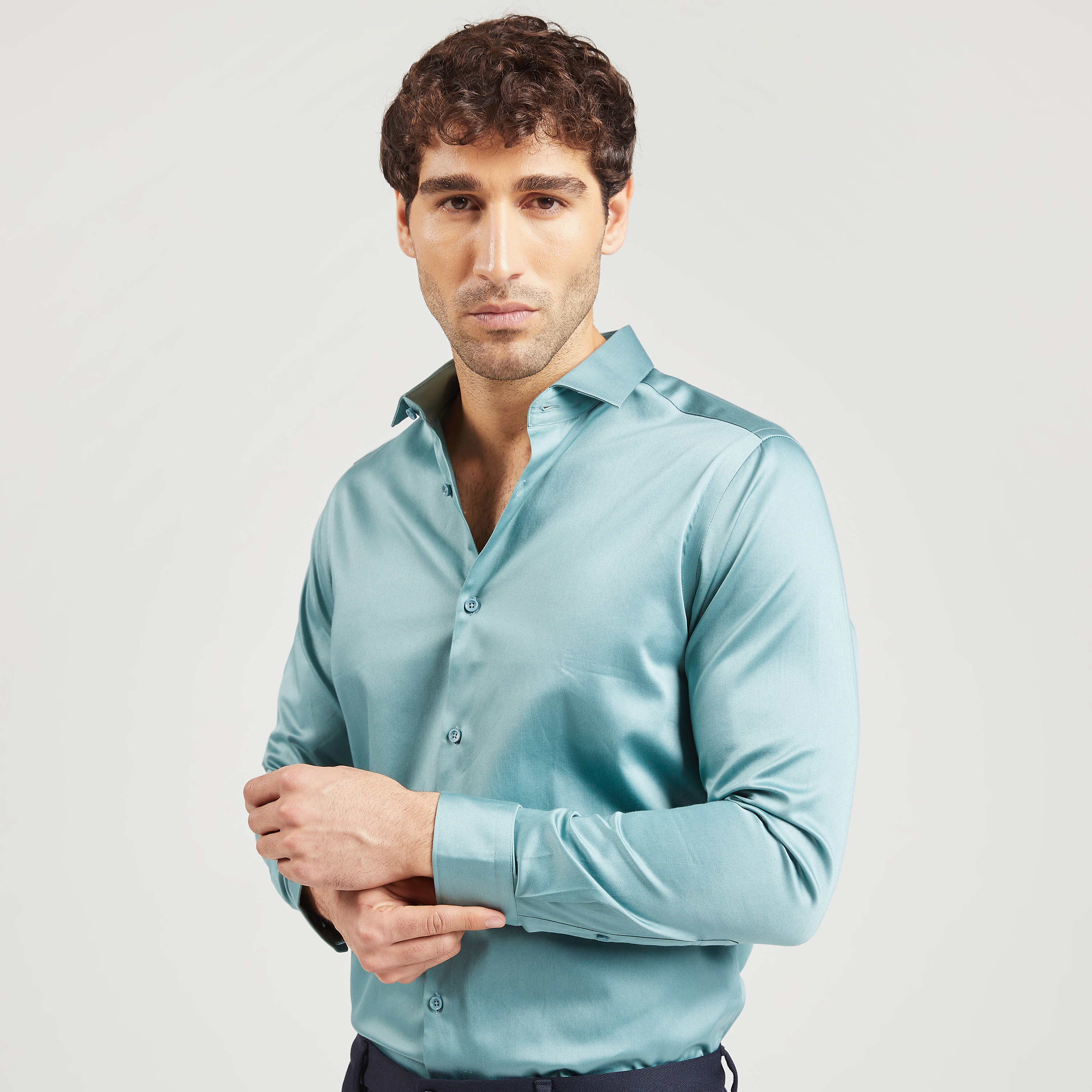 قميص رسمي سادة بأكمام طويلة وزر إغلاق-men-clothing-shirts-image-1