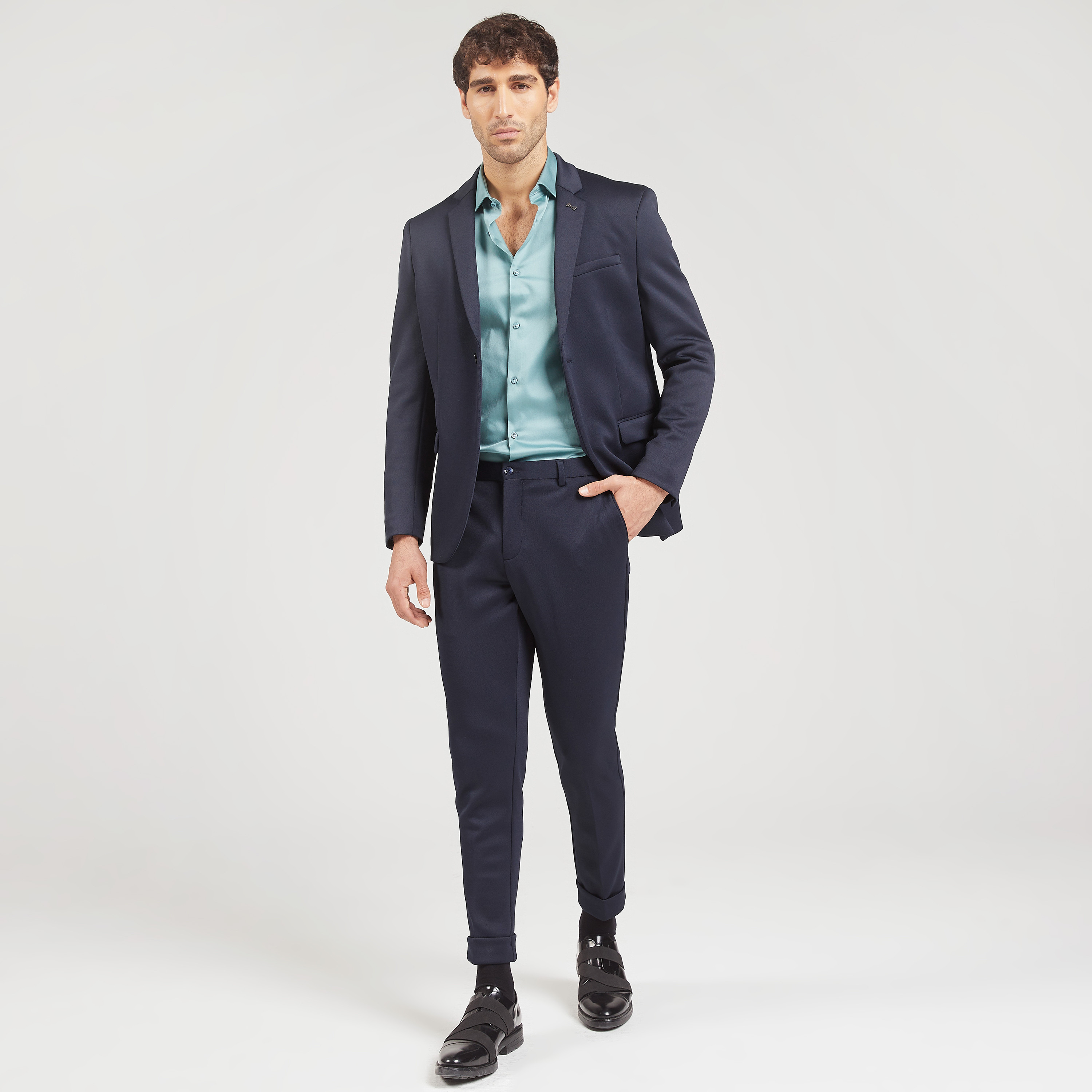 قميص رسمي سادة بأكمام طويلة وزر إغلاق-men-clothing-shirts-image-2