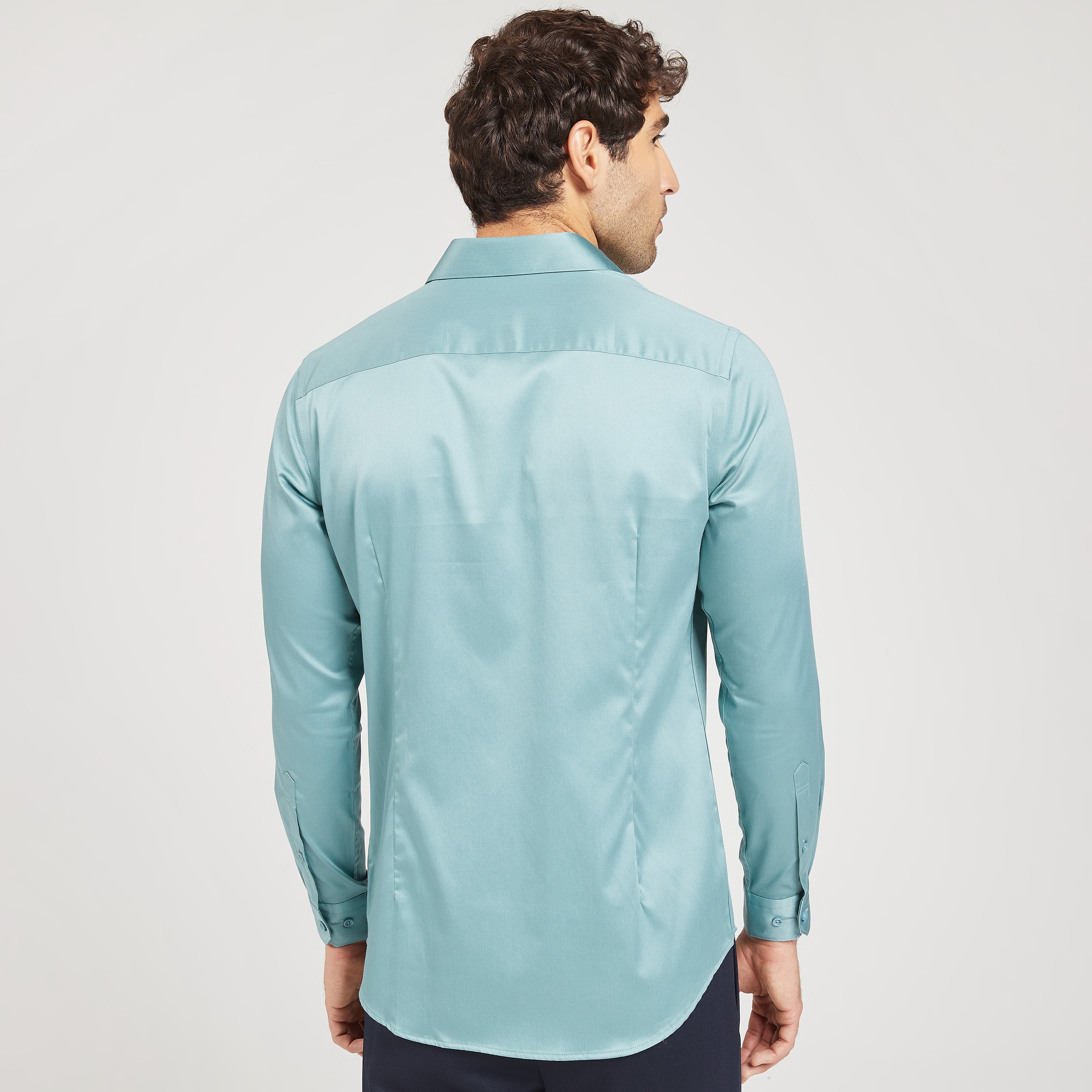 قميص رسمي سادة بأكمام طويلة وزر إغلاق-men-clothing-shirts-image-4