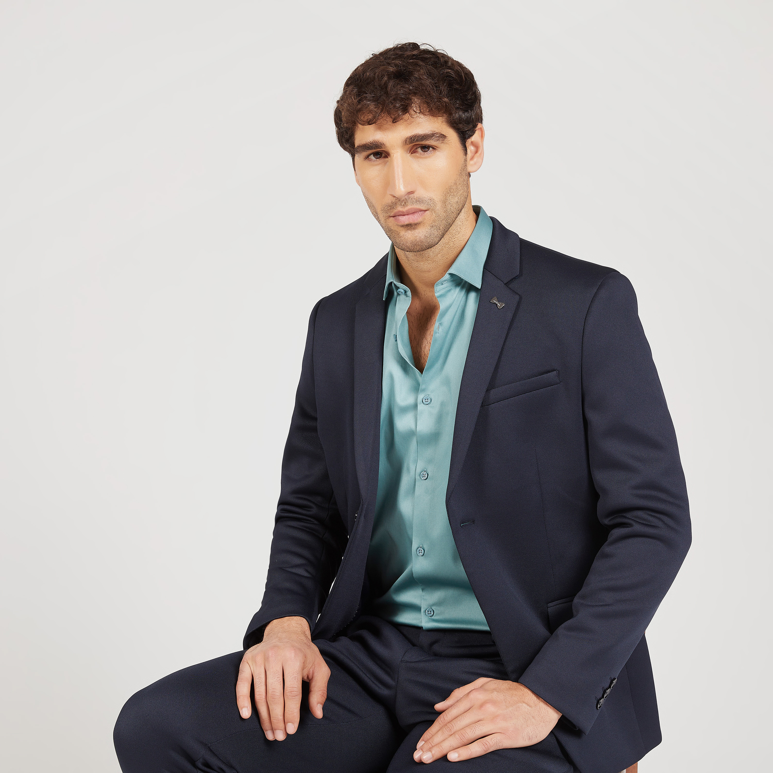 قميص رسمي سادة بأكمام طويلة وزر إغلاق-men-clothing-shirts-image-5