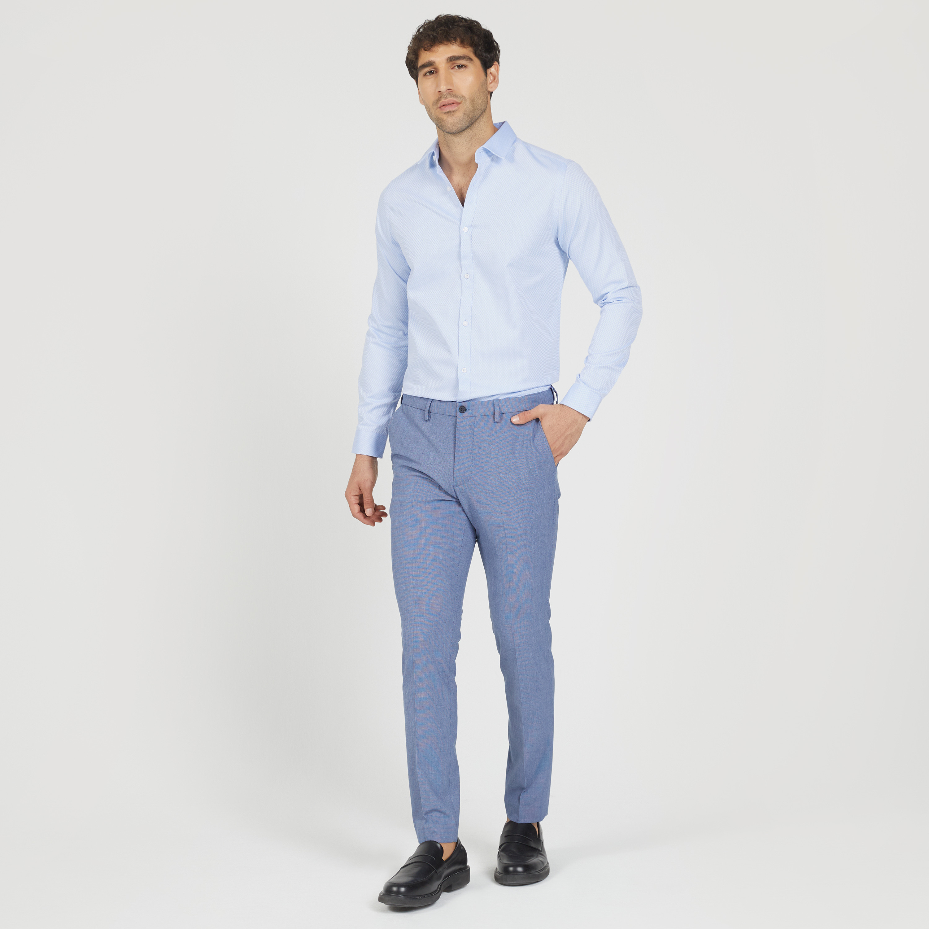 بنطلون سادة بارز الملمس بقصّة سليم وجيوب وزر إغلاق-men-clothing-bottoms-trousersandchinos-trousers-image-2