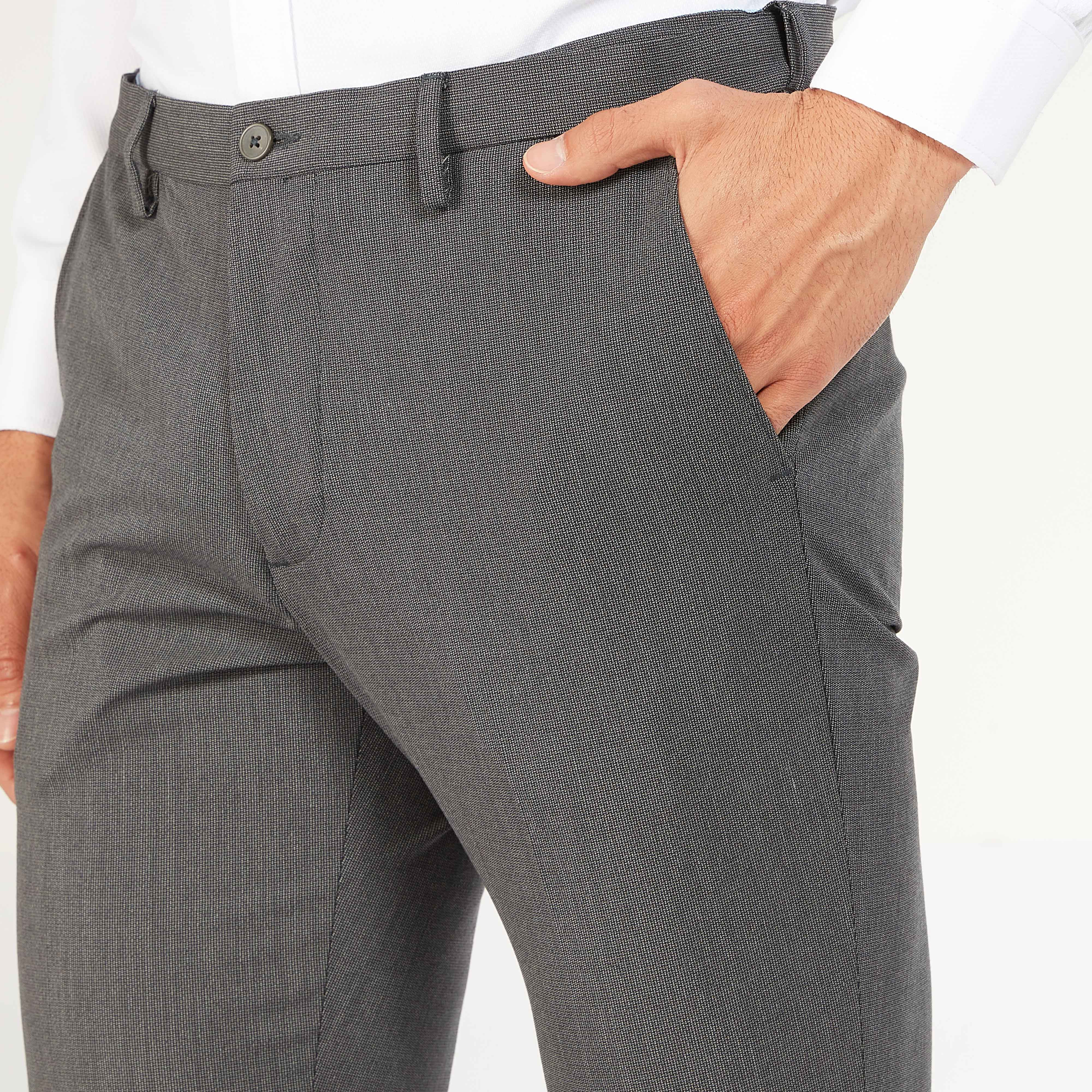 بنطلون سادة بارز الملمس بقصّة سليم وجيوب وزر إغلاق-men-clothing-bottoms-trousersandchinos-trousers-image-7