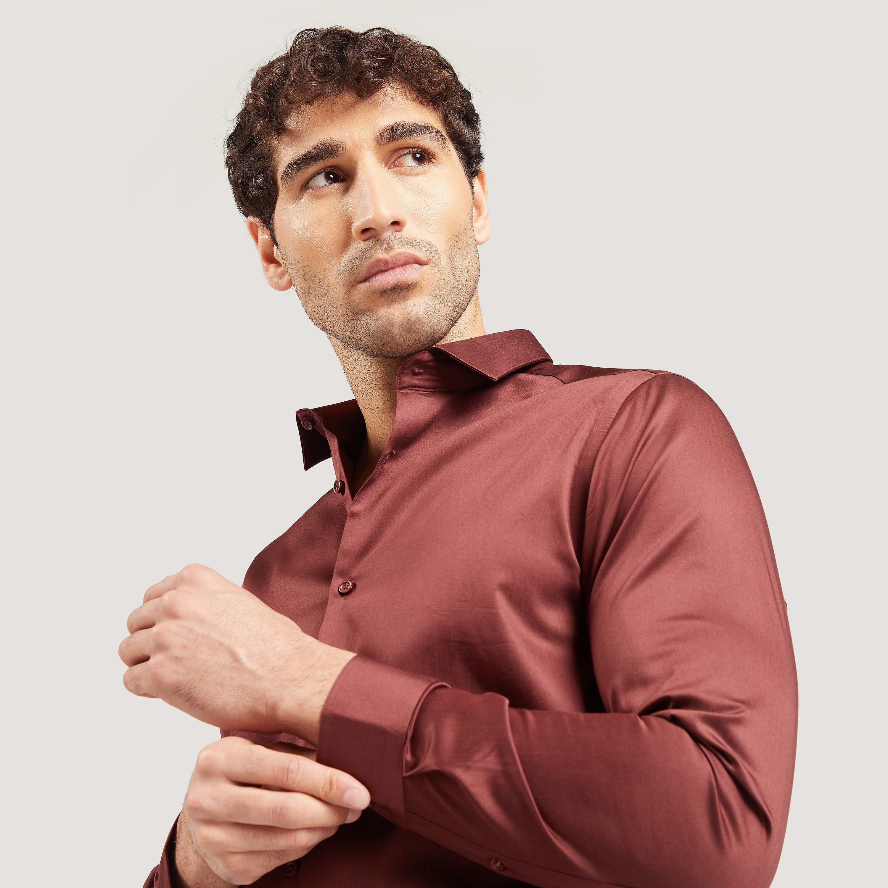 قميص رسمي سادة بأكمام طويلة وزر إغلاق-men-clothing-shirts-image-12
