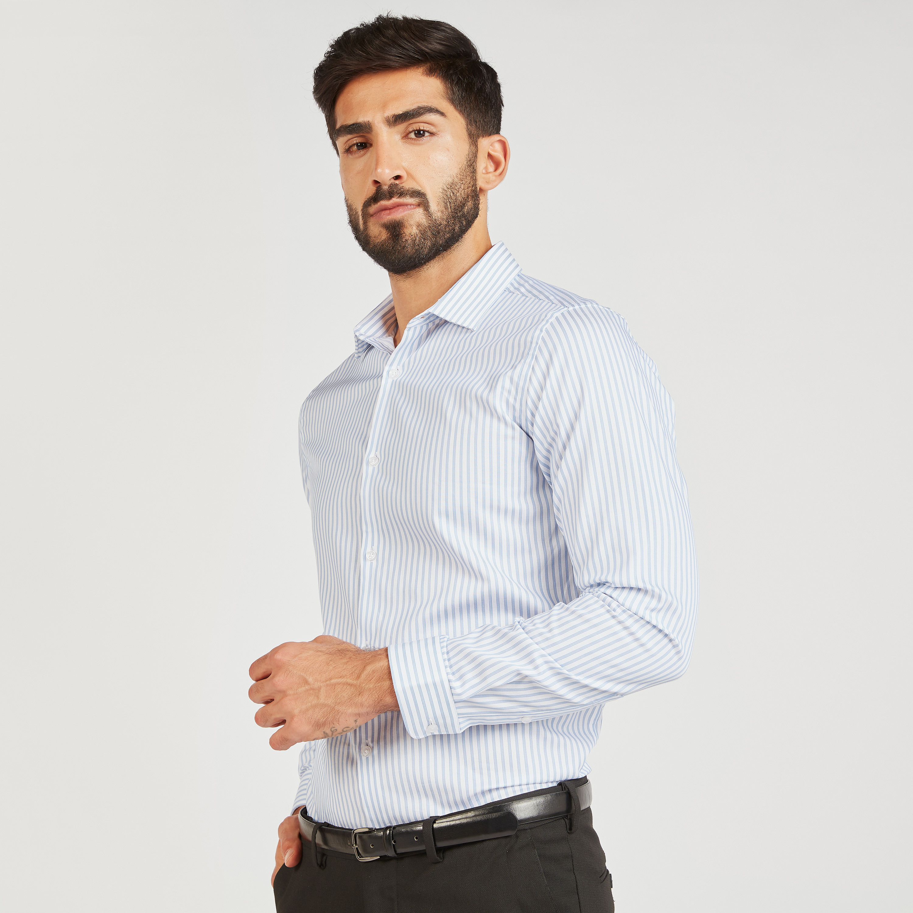قميص مقلّم بأكمام طويلة وأزرار إغلاق-men-clothing-shirts-image-1