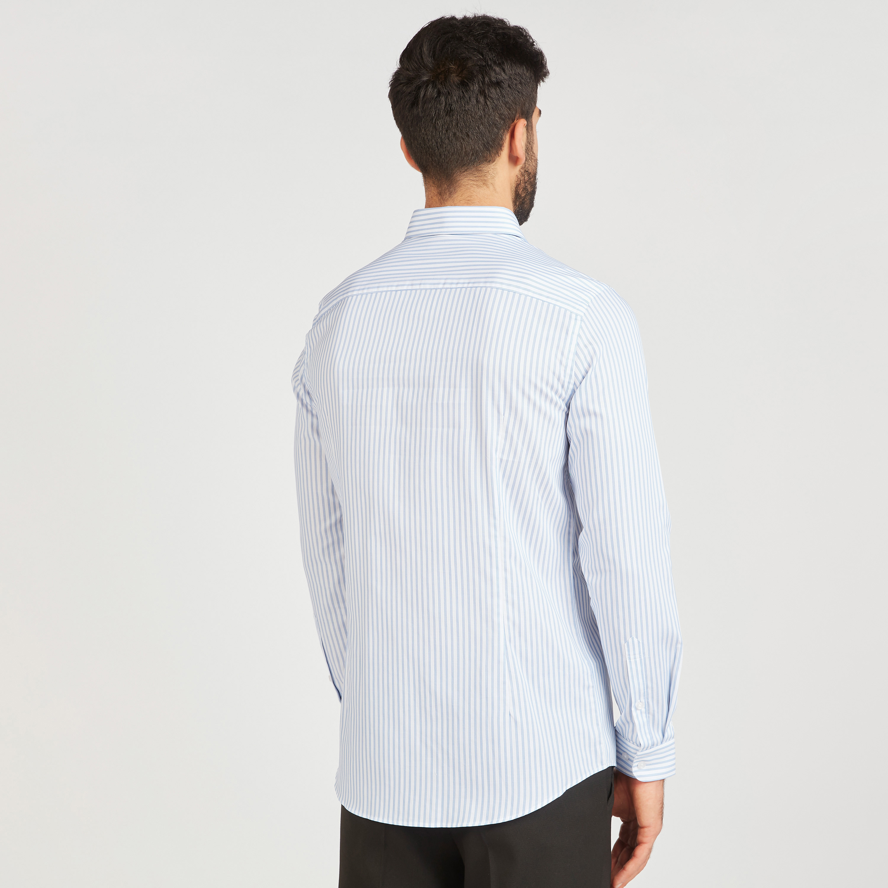 قميص مقلّم بأكمام طويلة وأزرار إغلاق-men-clothing-shirts-image-4