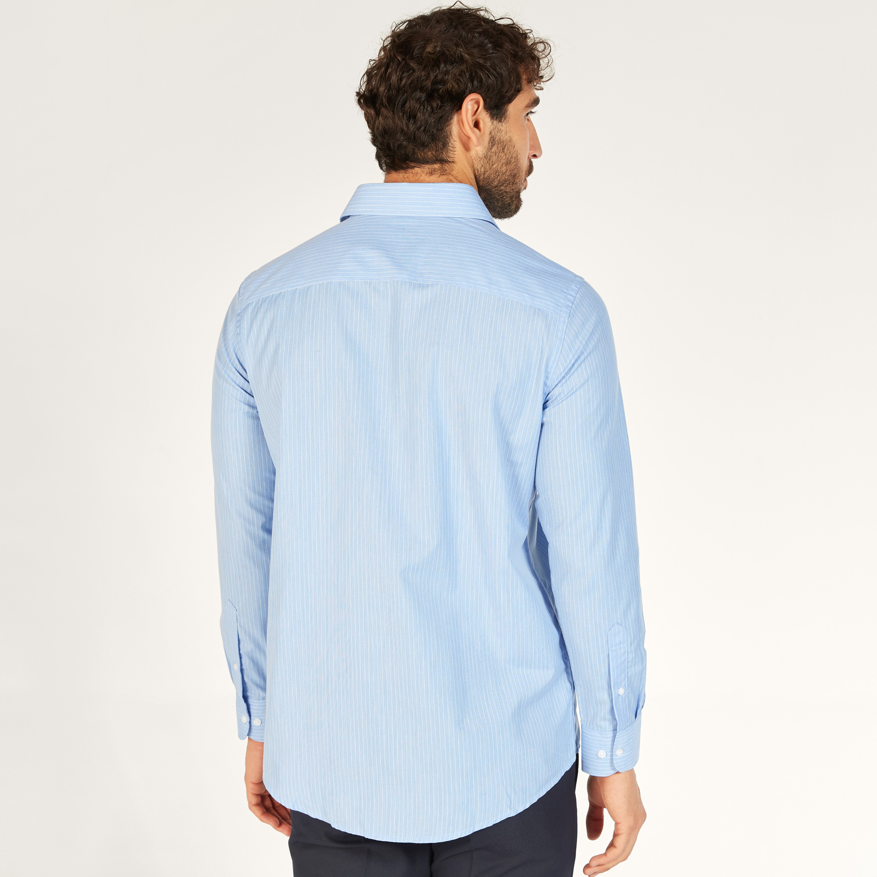 قميص مقلّم بأكمام طويلة وجيب خارجي-men-clothing-shirts-image-4