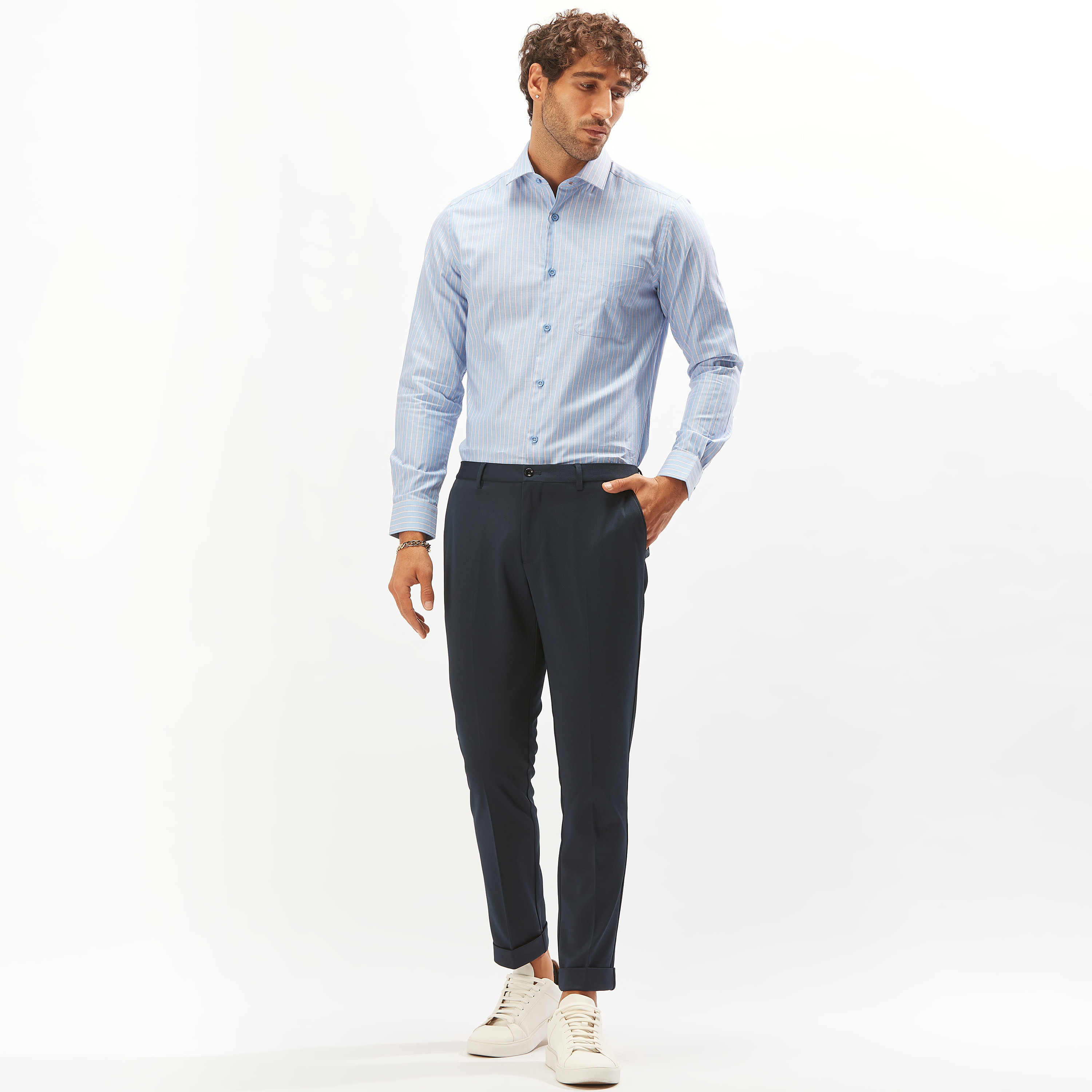 قميص رسمي مخطط بقصة عادية وأكمام طويلة وجيب-men-clothing-shirts-image-2