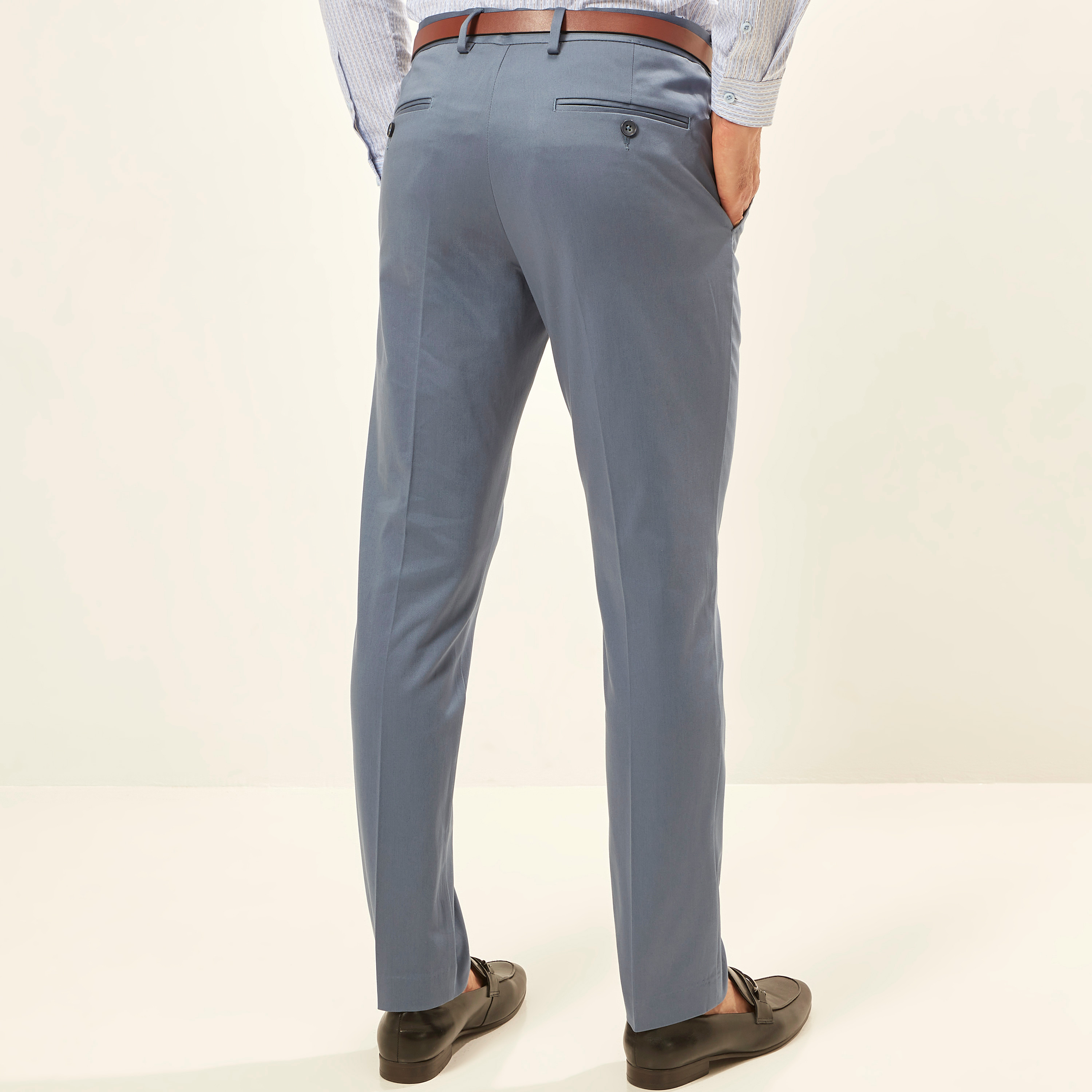 بنطلون سادة بخصر مرن وحزام وجيوب-men-clothing-bottoms-trousersandchinos-trousers-image-17