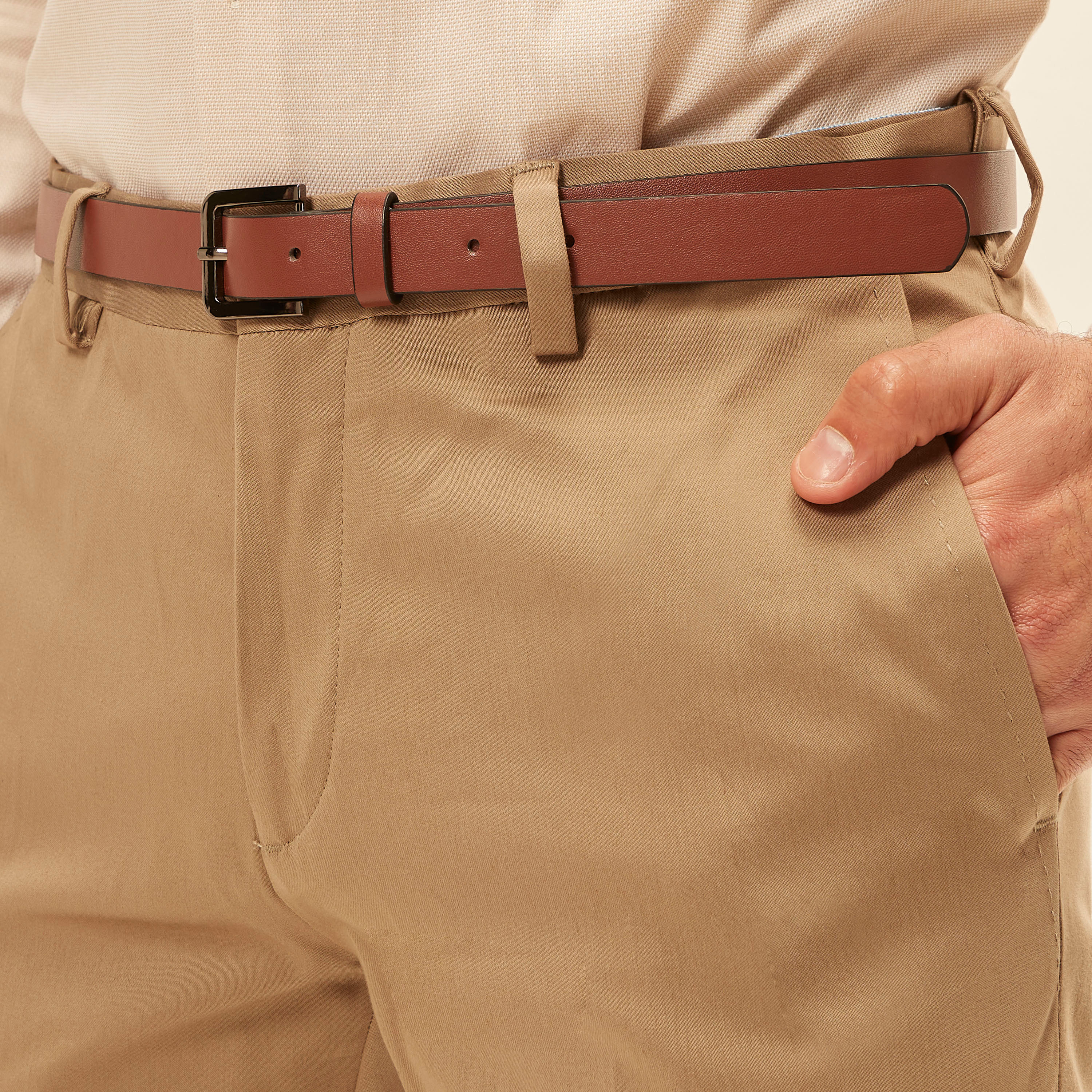 بنطلون سادة بخصر مرن وحزام وجيوب-men-clothing-bottoms-trousersandchinos-trousers-image-3