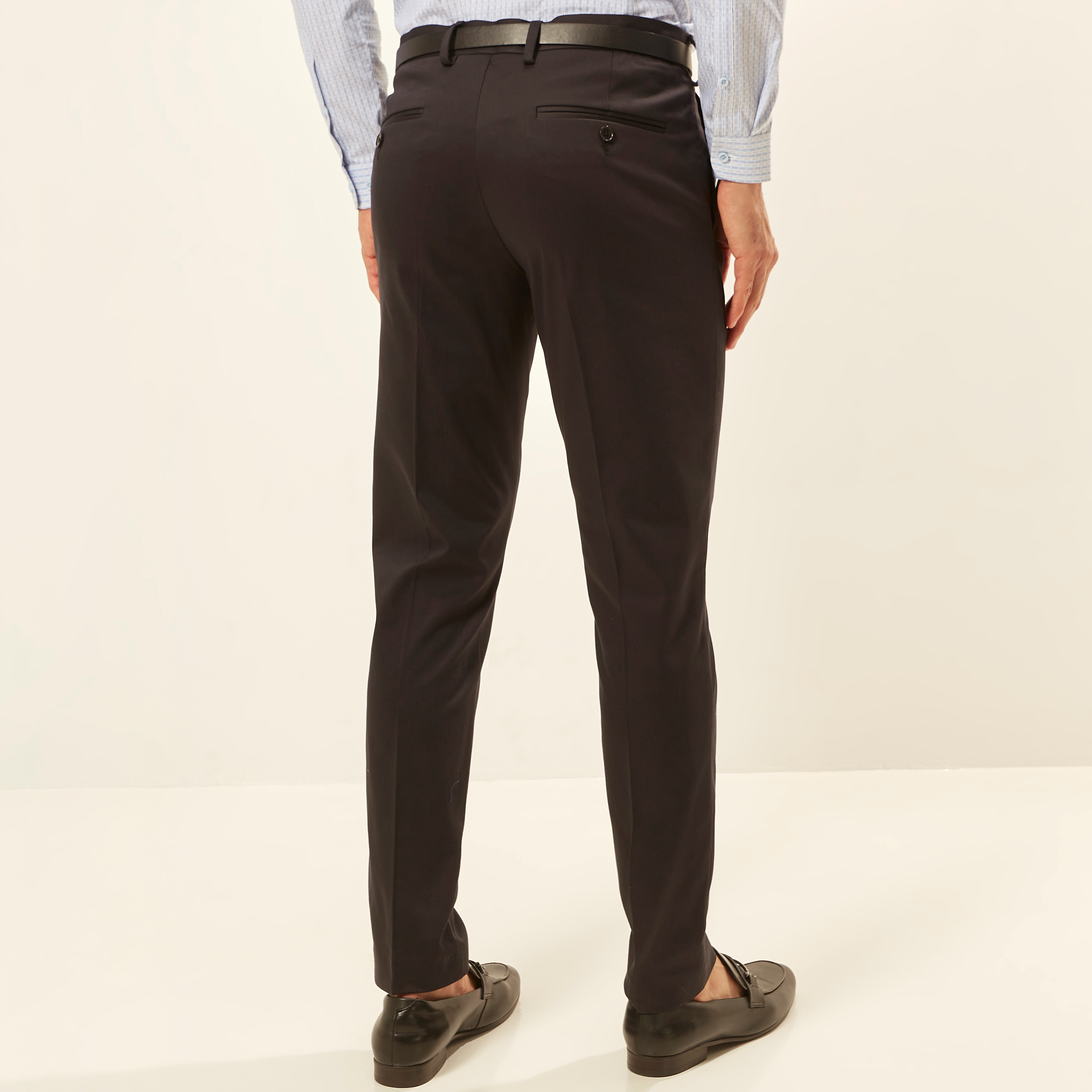 بنطلون سادة بخصر مرن وحزام وجيوب-men-clothing-bottoms-trousersandchinos-trousers-image-13