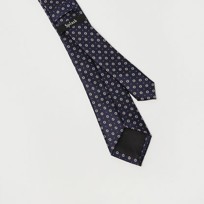 ربطة عنق بارزة الملمس بحلقة تثبيت