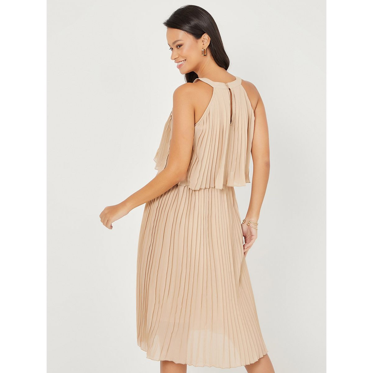 Styli Sleeveless Halter Neck Pleated A-Line Midi Dress-women-clothing-dresses-image-4