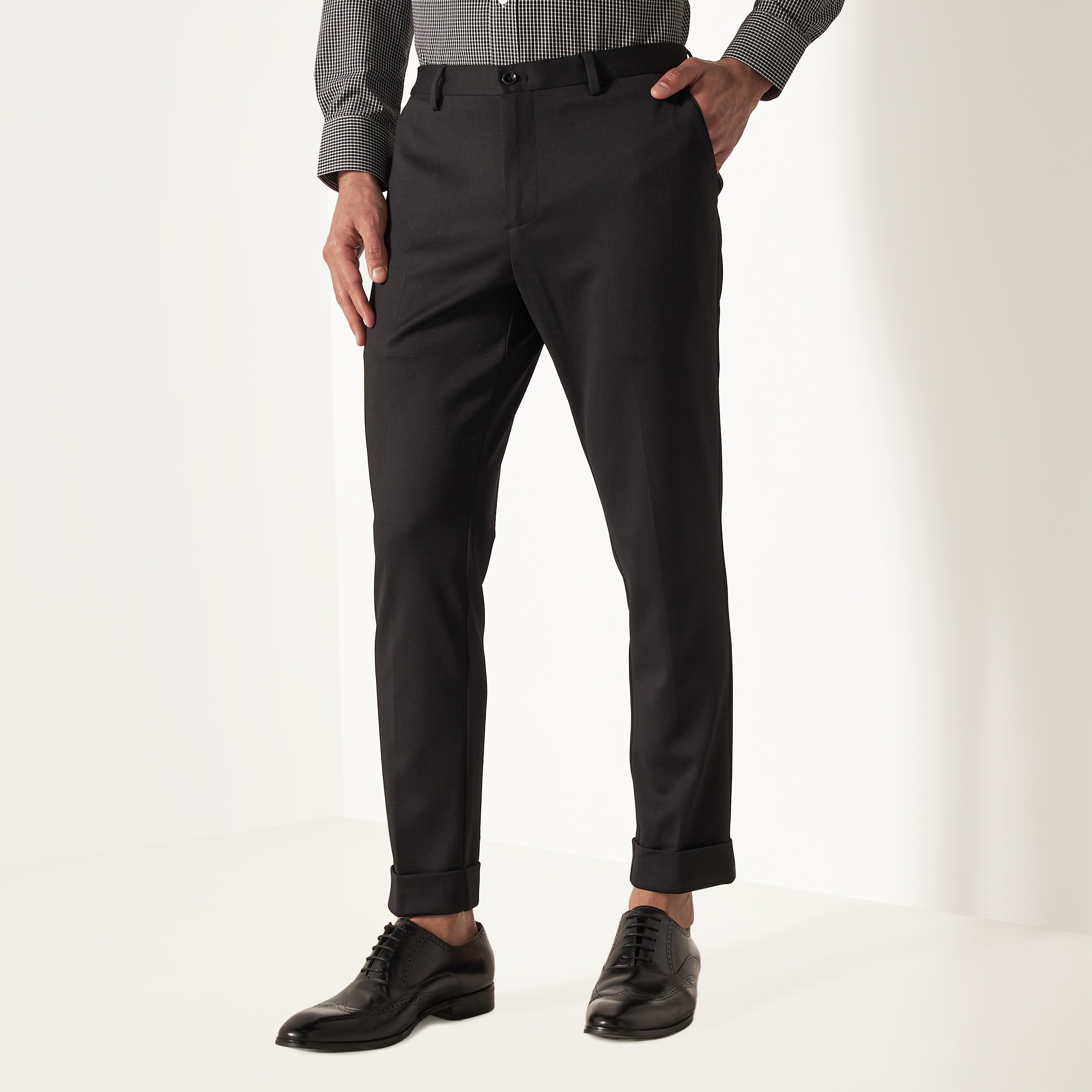 Buy Men Black Solid Slim Fit Formal Trousers Online - 760113 | Peter England