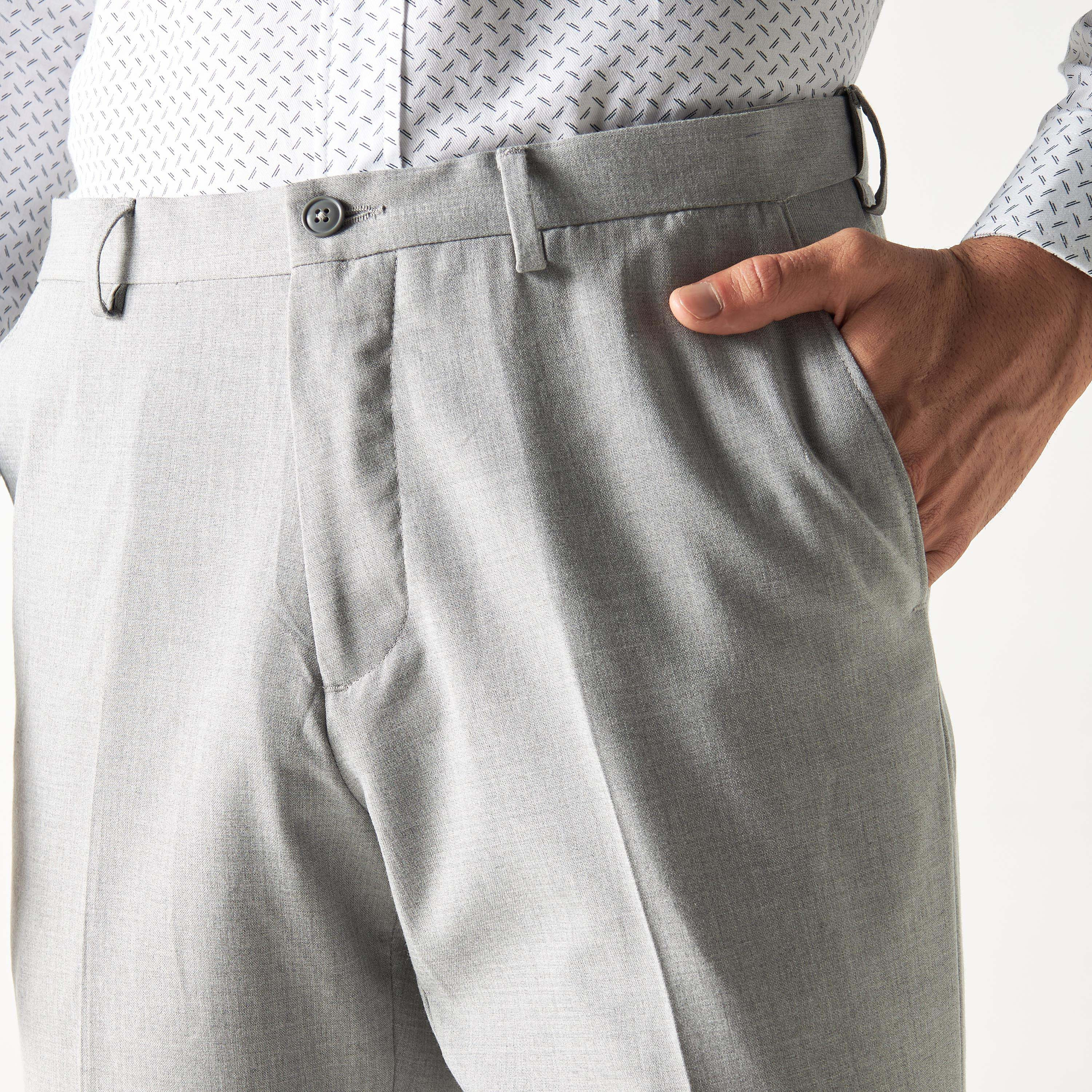 بنطلون سادة بقصة مريحة وزر إغلاق وجيوب-men-clothing-bottoms-trousersandchinos-trousers-image-4
