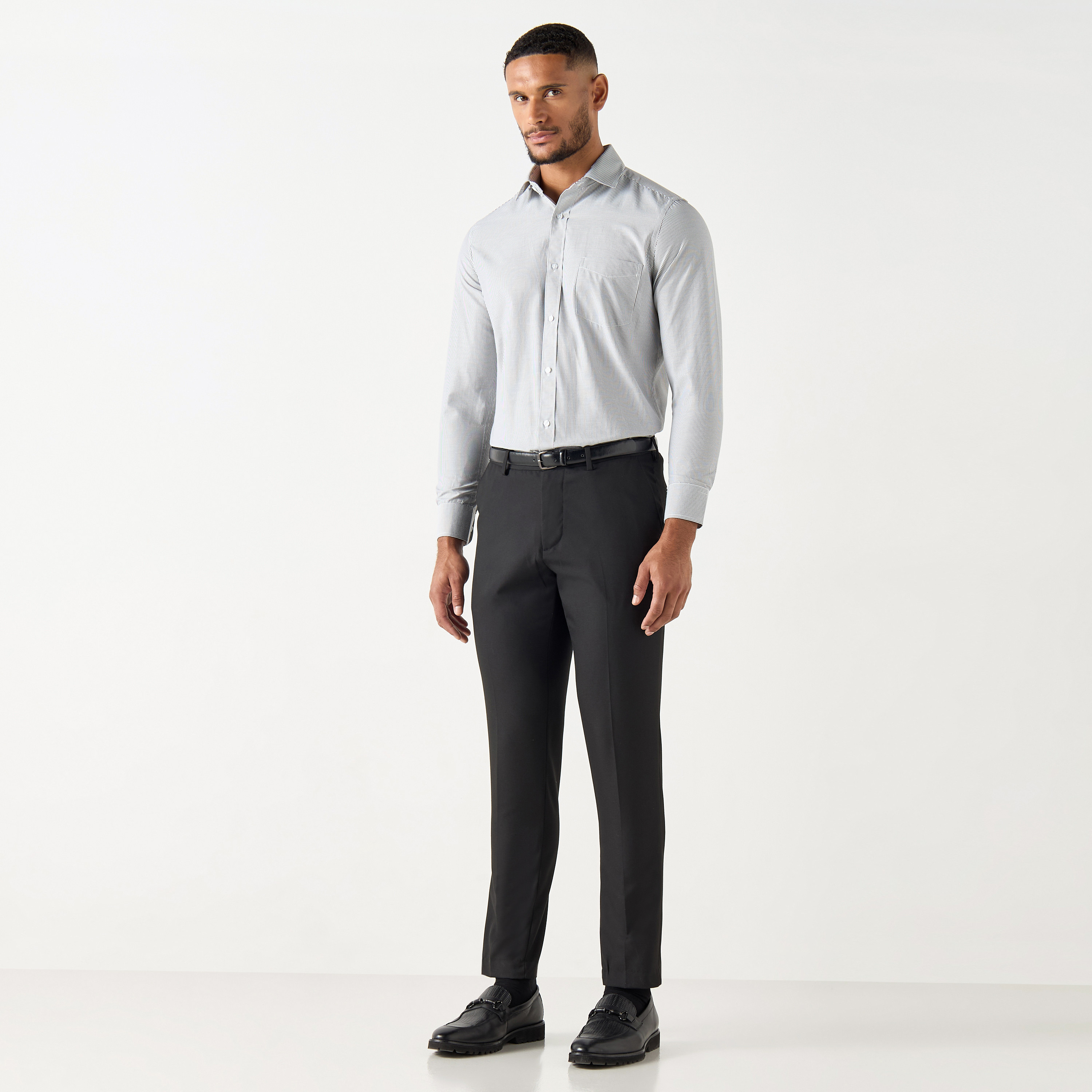 قميص رسمي مخطط بقصة عادية وأكمام طويلة وجيب-men-clothing-shirts-image-2