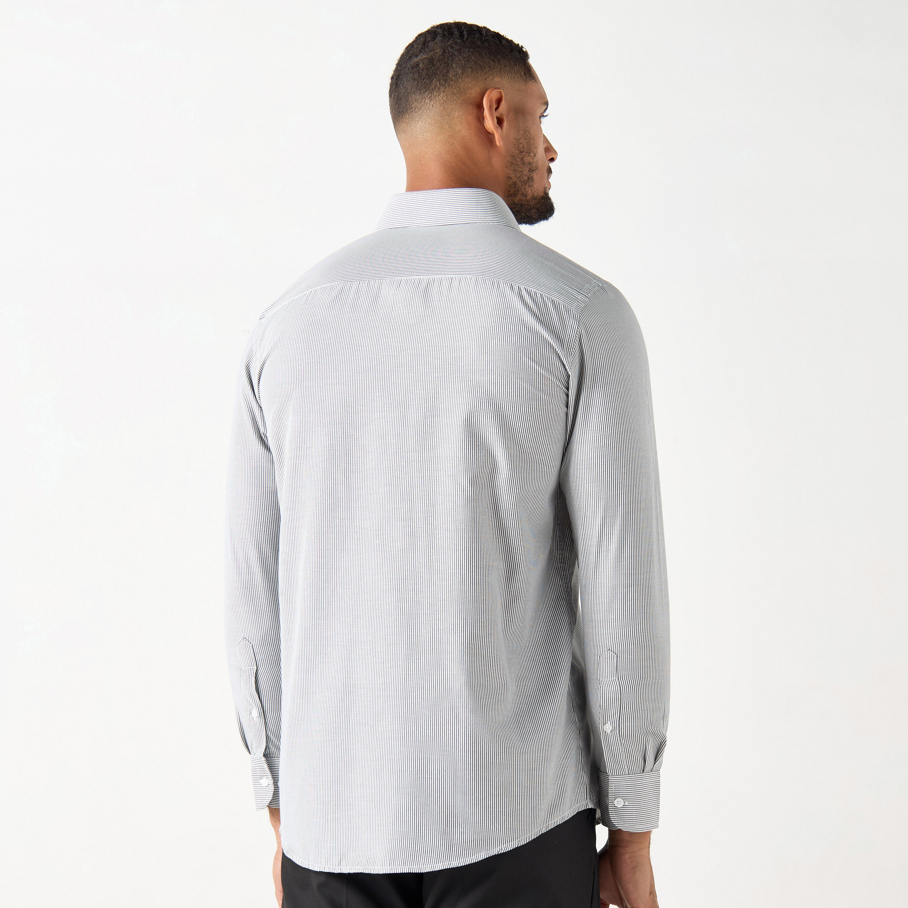 قميص رسمي مخطط بقصة عادية وأكمام طويلة وجيب-men-clothing-shirts-image-3