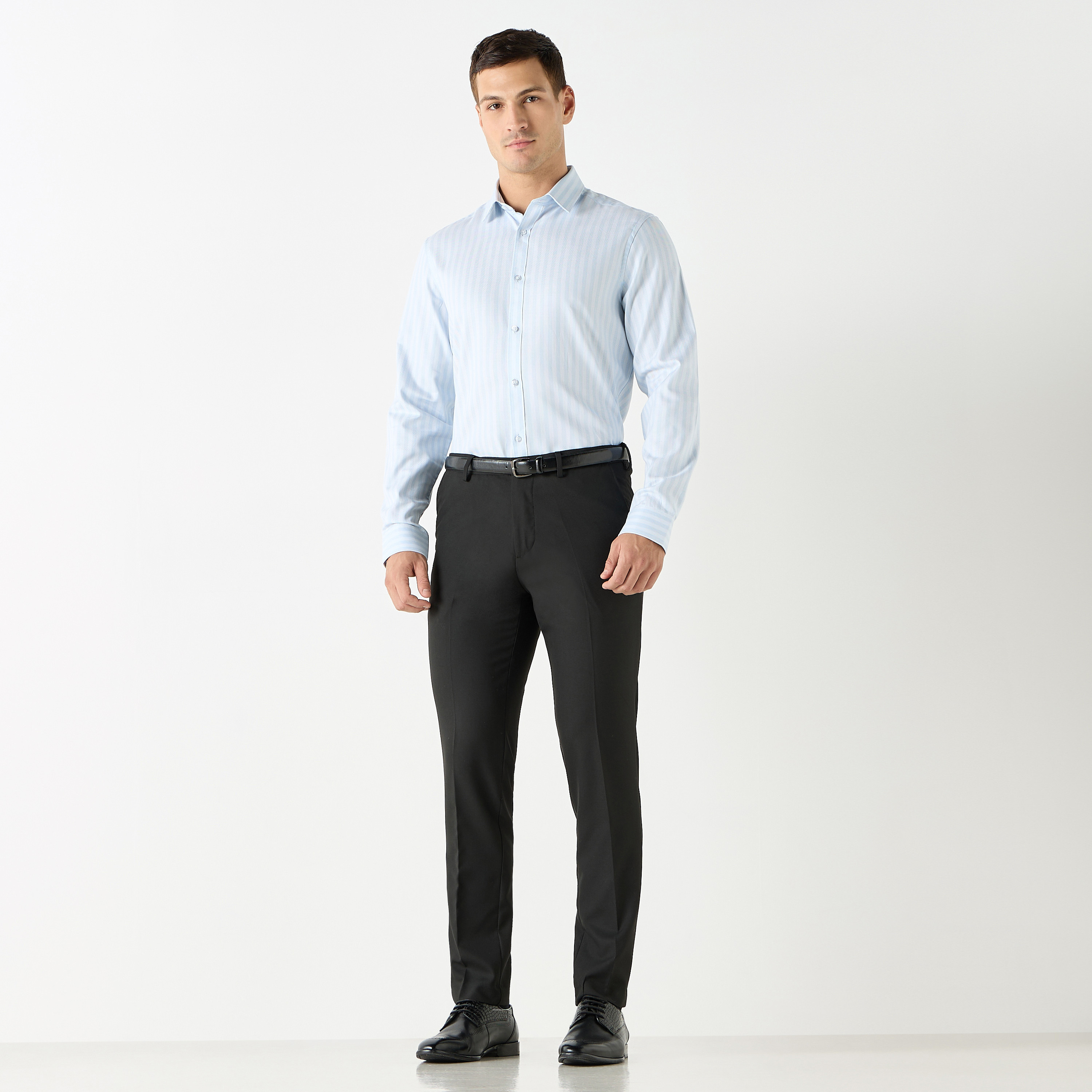 قميص مخطط بياقة وقصّة عادية وأكمام طويلة-men-clothing-shirts-image-7