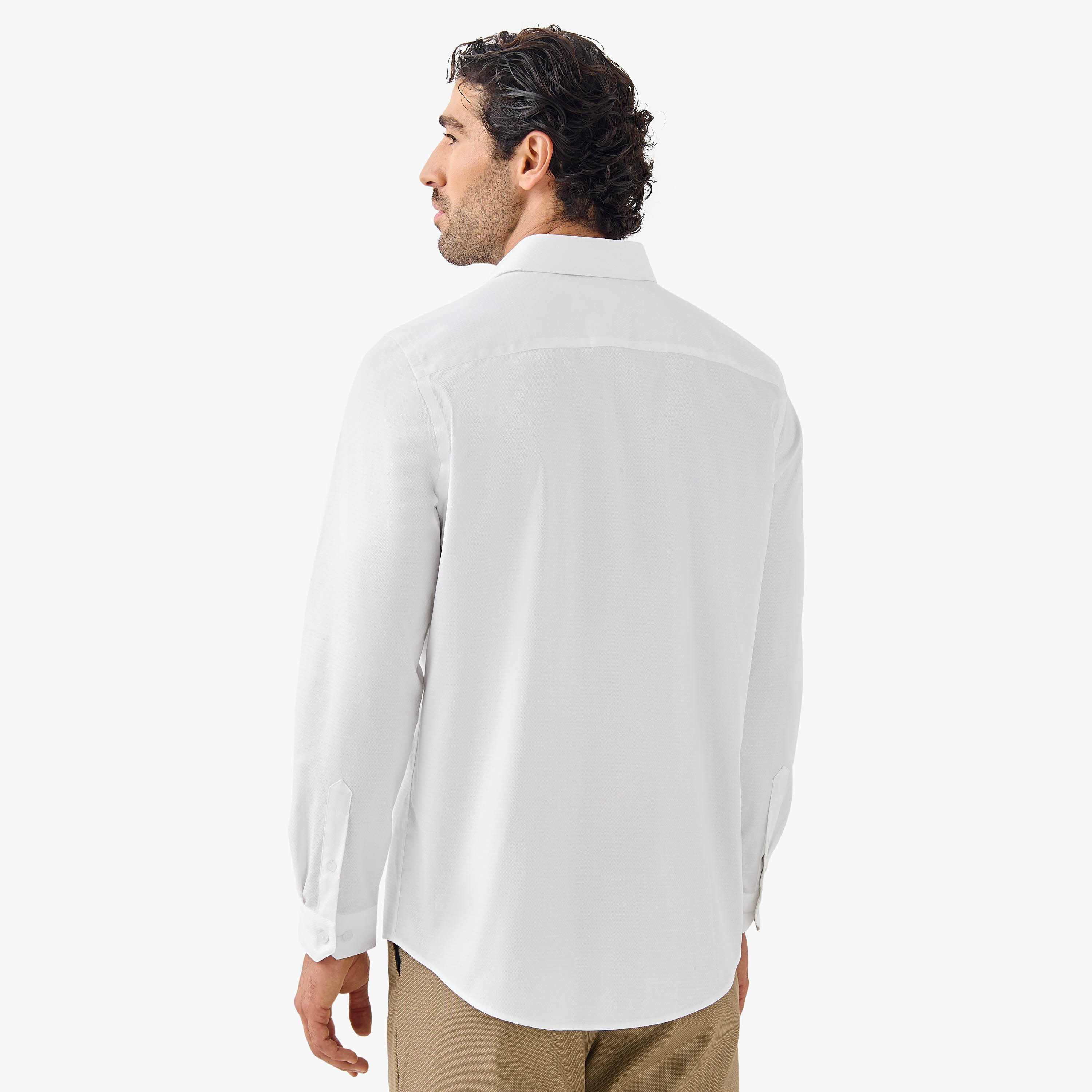 قميص بارز الملمس بقصّة عادية وأكمام طويلة-men-clothing-shirts-image-3