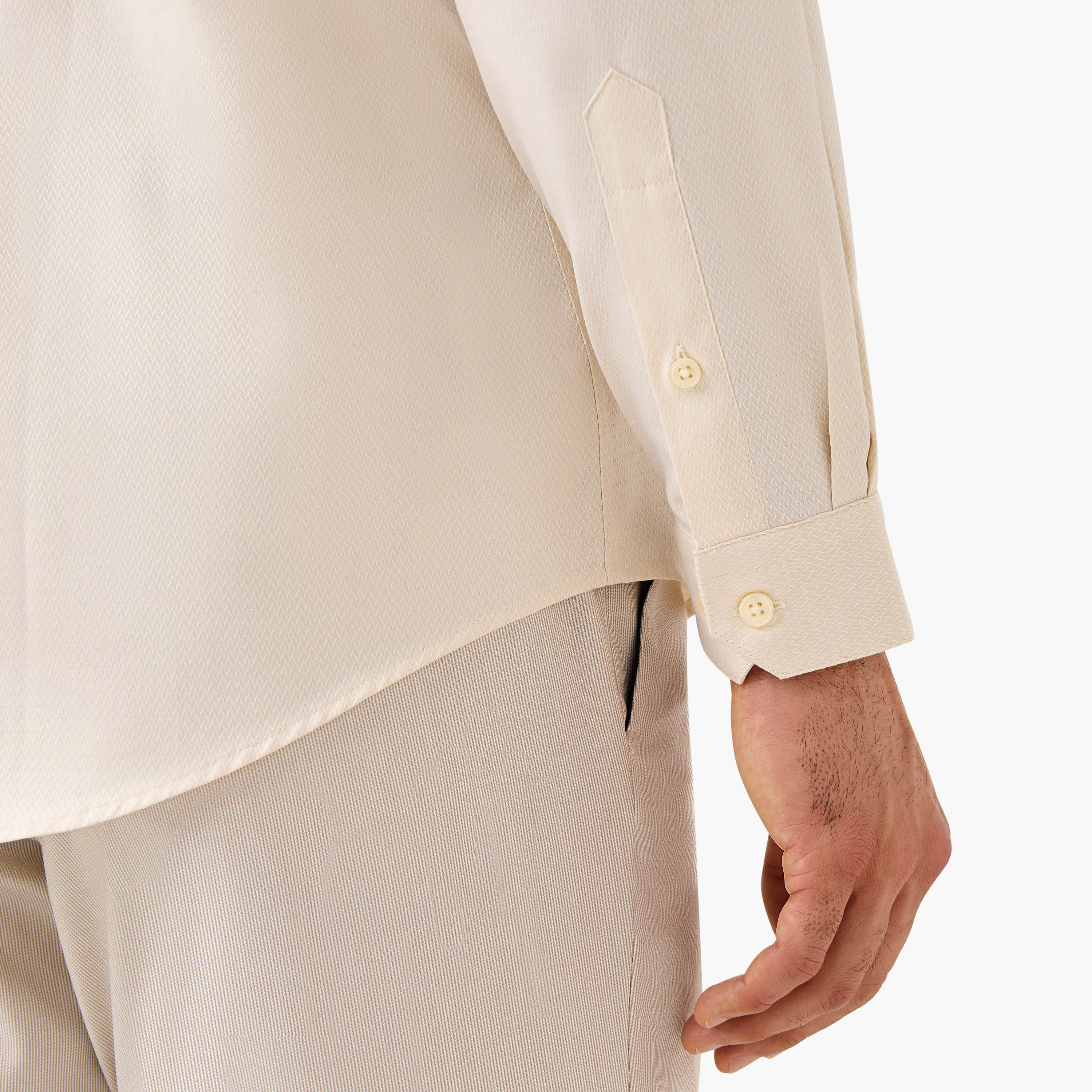 قميص بارز الملمس بقصّة عادية وأكمام طويلة-men-clothing-shirts-image-5