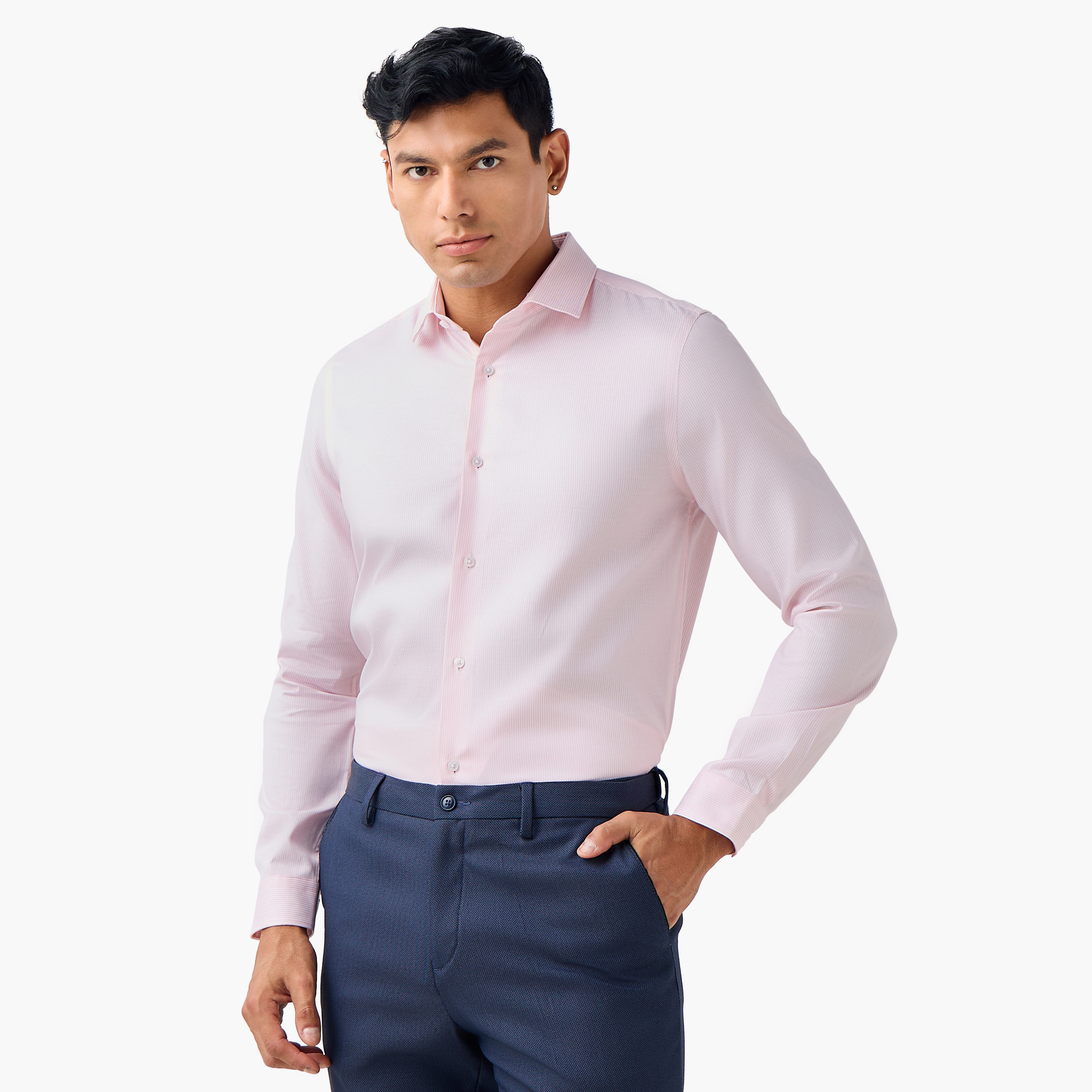 قميص مخطط بقصّة سليم وياقة عادية-men-clothing-shirts-image-1