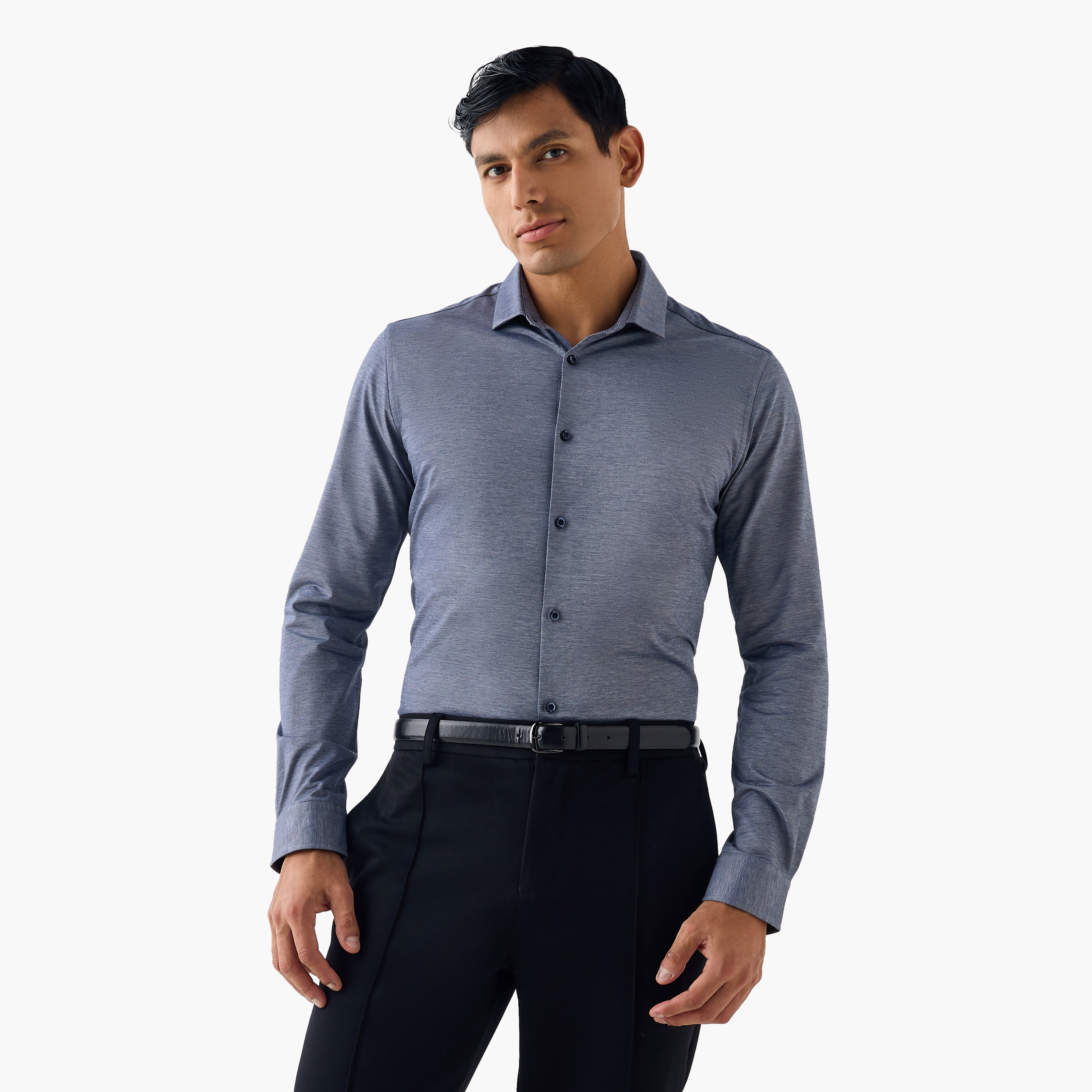 قميص بارز الملمس بقصة ضيقة وياقة عادية وأكمام طويلة-men-clothing-shirts-image-1