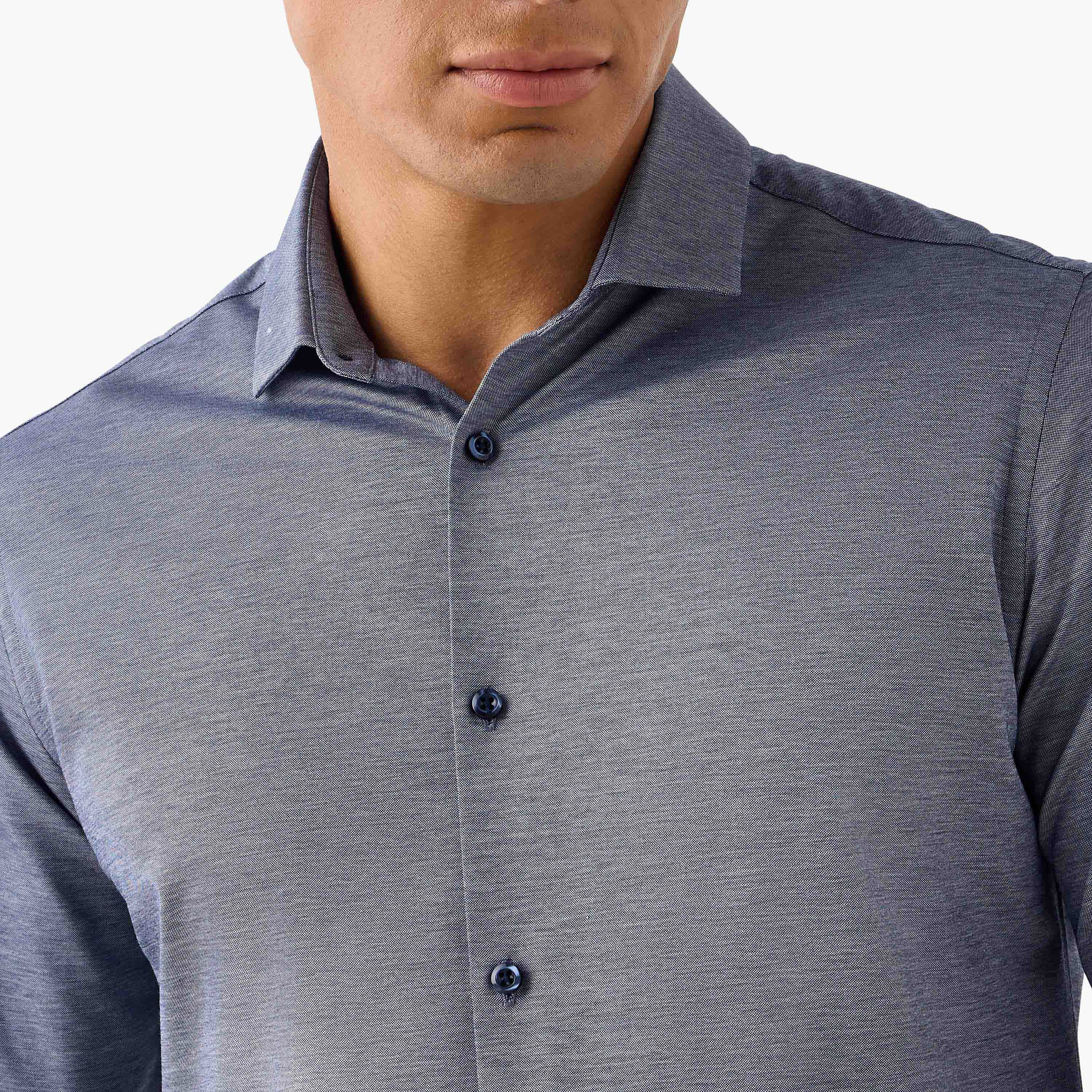 قميص بارز الملمس بقصة ضيقة وياقة عادية وأكمام طويلة-men-clothing-shirts-image-4