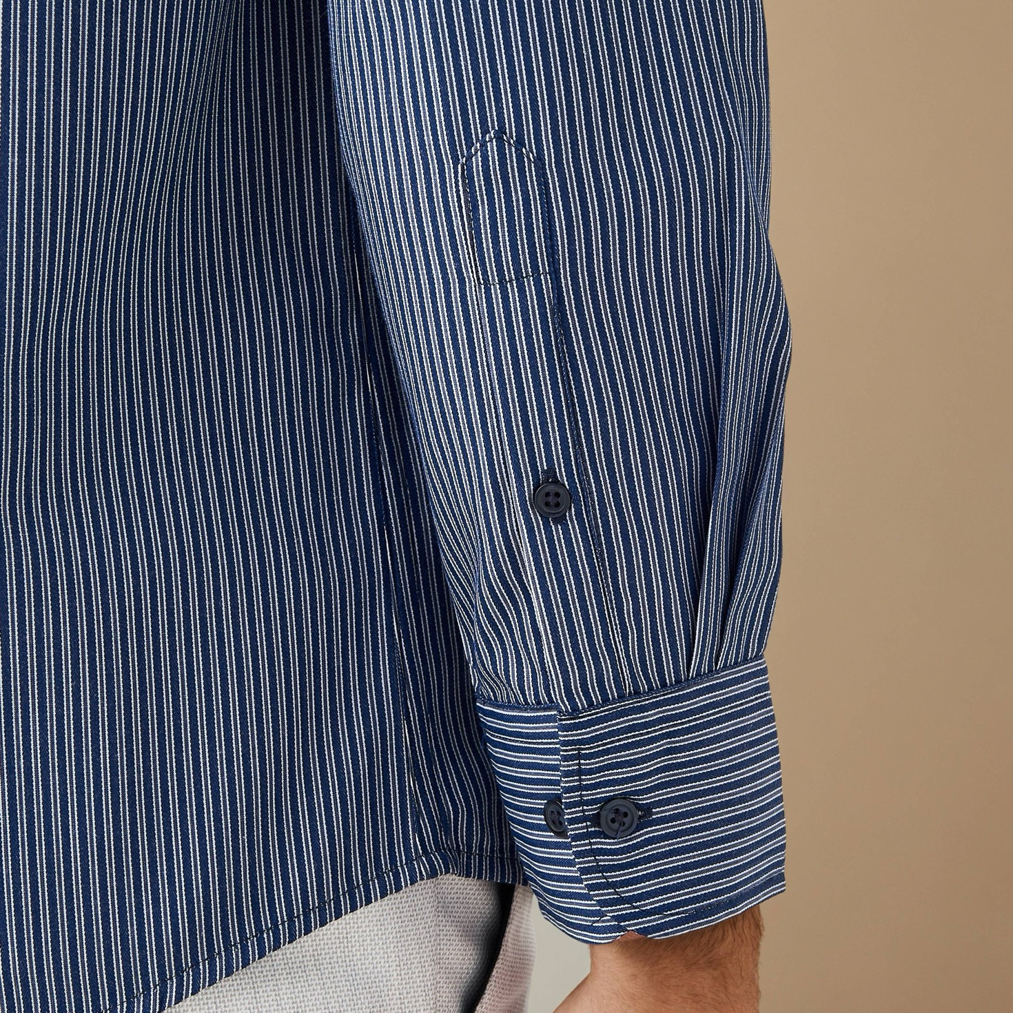 قميص مخطط بقصّة عادية-men-clothing-shirts-image-5