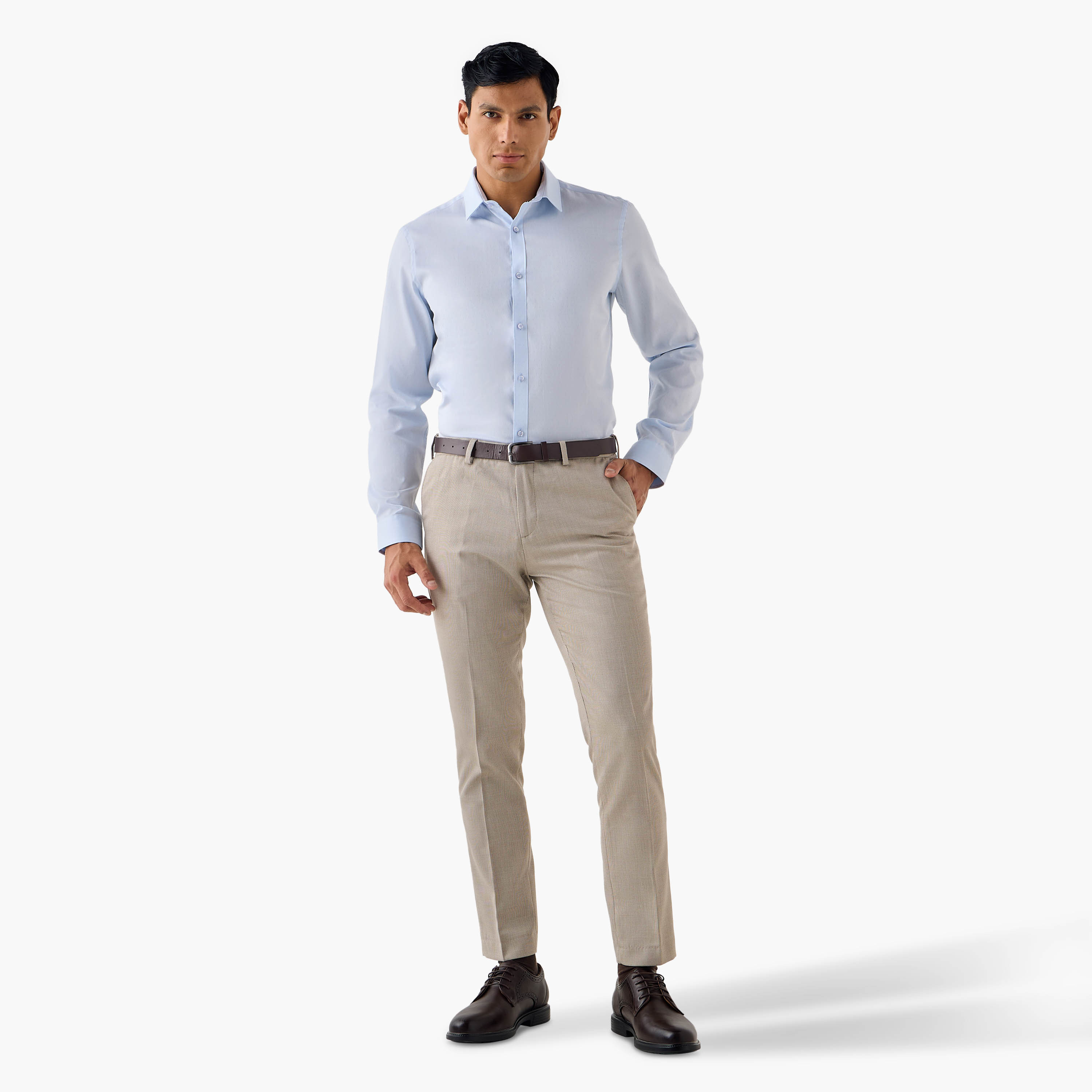 قميص بارز الملمس بياقة وقصة عادية-men-clothing-shirts-image-2