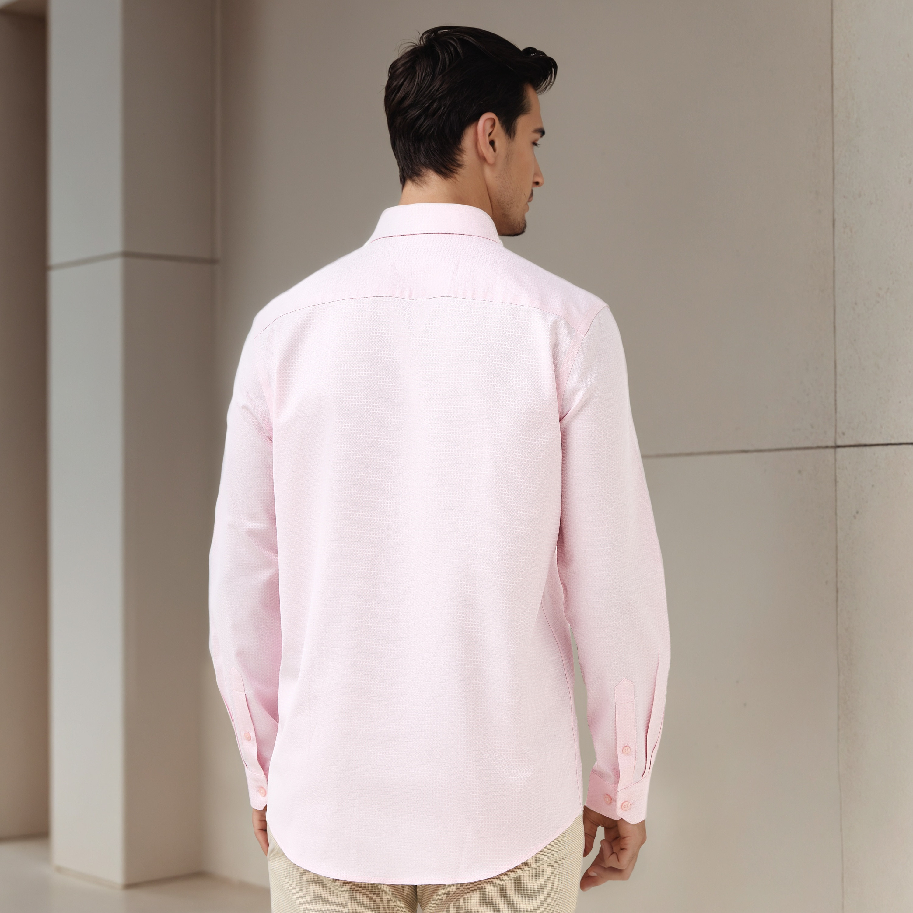 قميص دوبي بقصة عادية وياقة-men-clothing-shirts-image-3