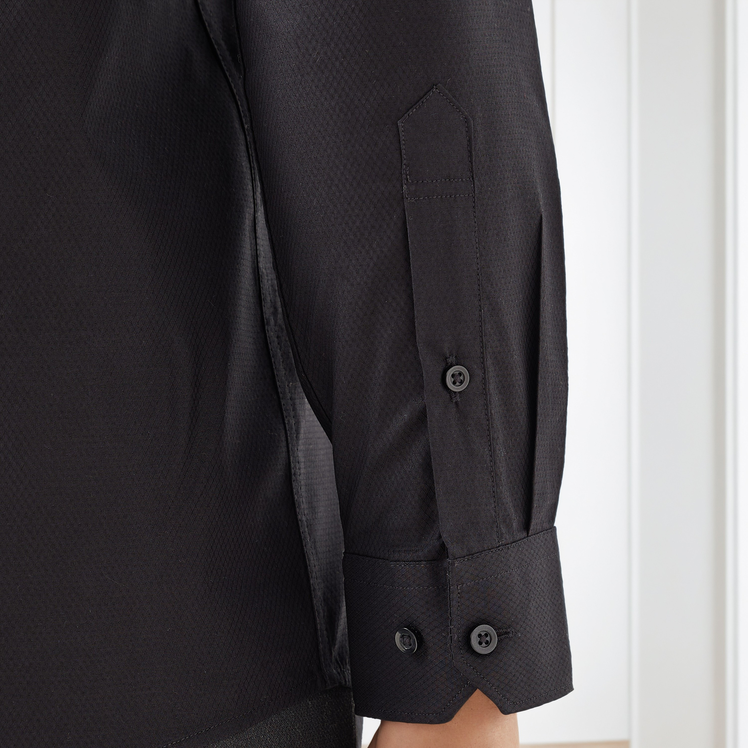 Men Regular Fit Collared Textured Long Sleeves Shirt-men-clothing-shirts-image-4