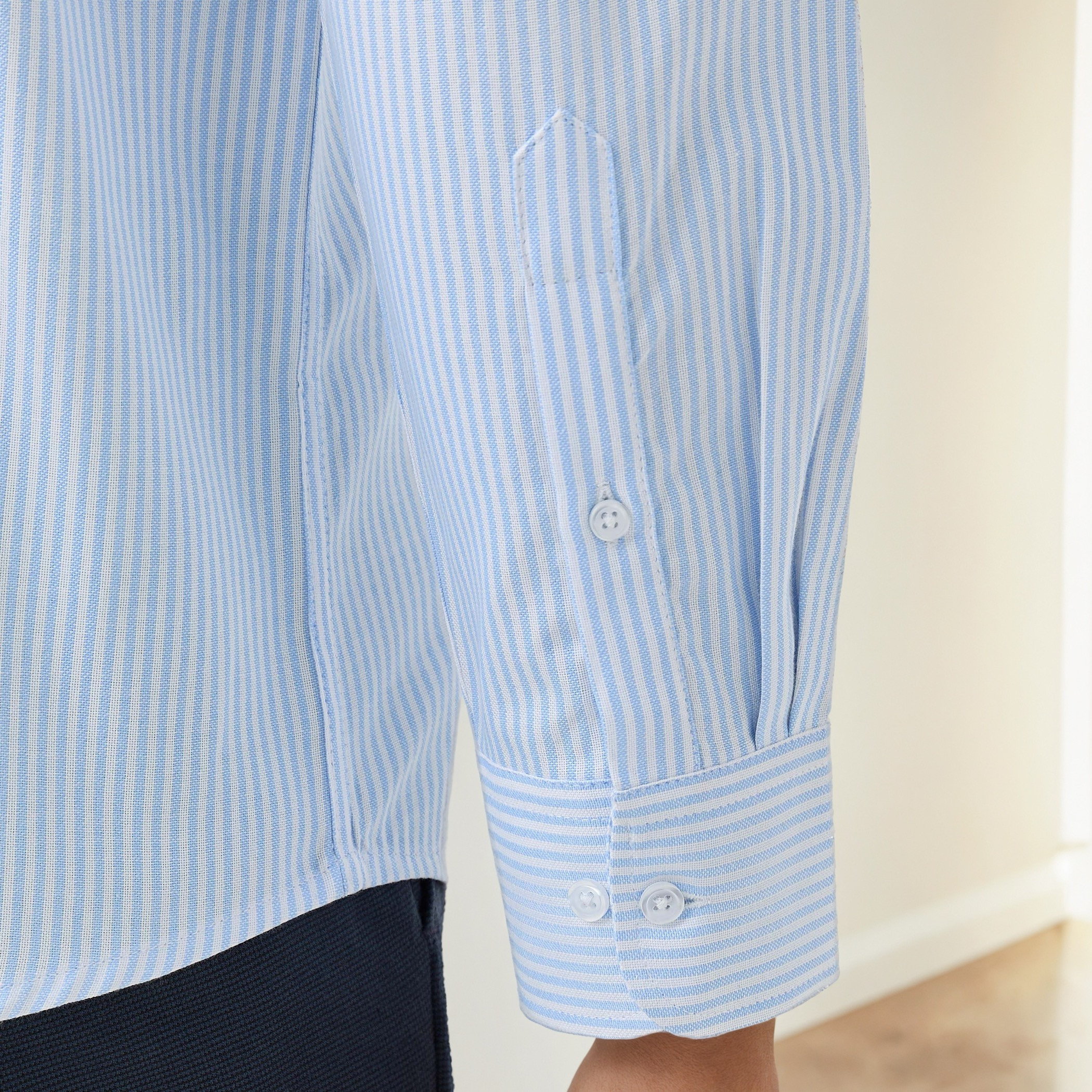قميص رجالي مخطط بقصة عادية وأكمام طويلة-men-clothing-shirts-image-4