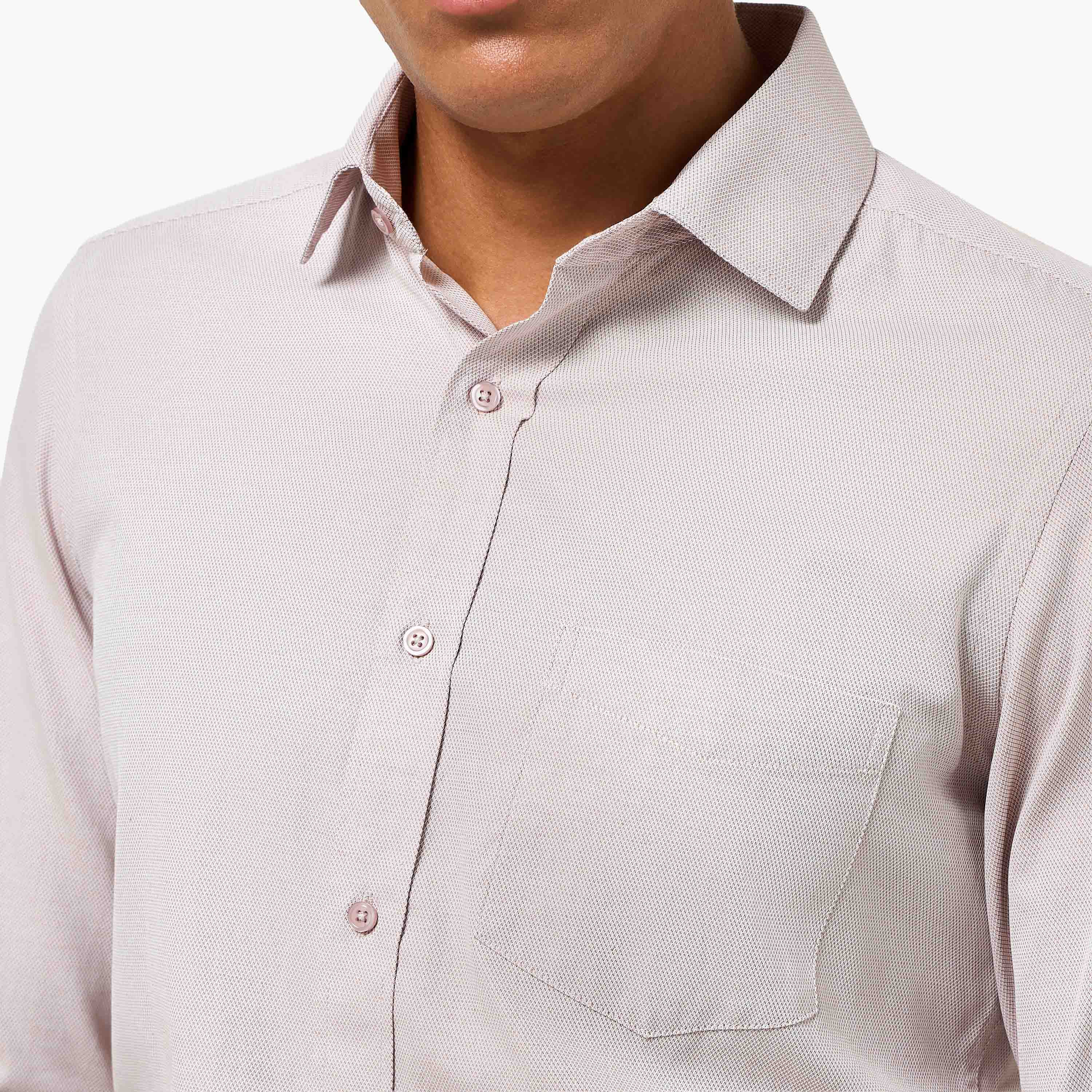 قميص بارز الملمس بأكمام طويلة وياقة وقصة عادية للرجال-men-clothing-shirts-image-2
