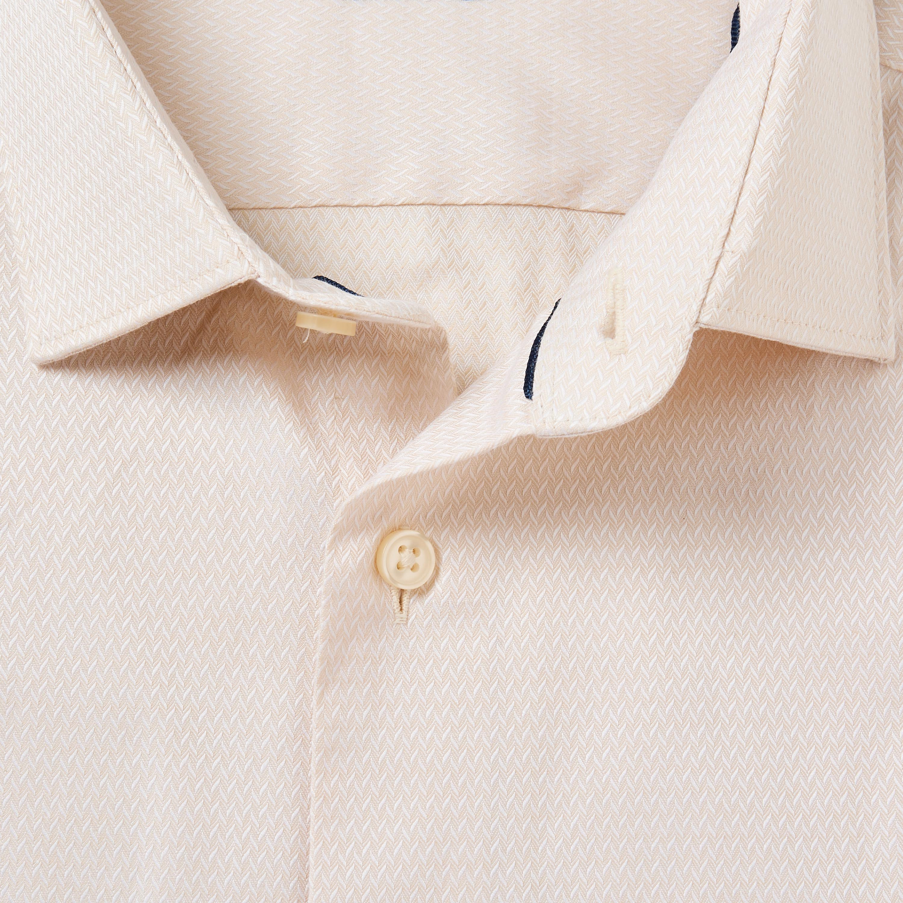 قميص بقصة عادية وياقة وملمس بارز وأكمام طويلة للرجال-men-clothing-shirts-image-5