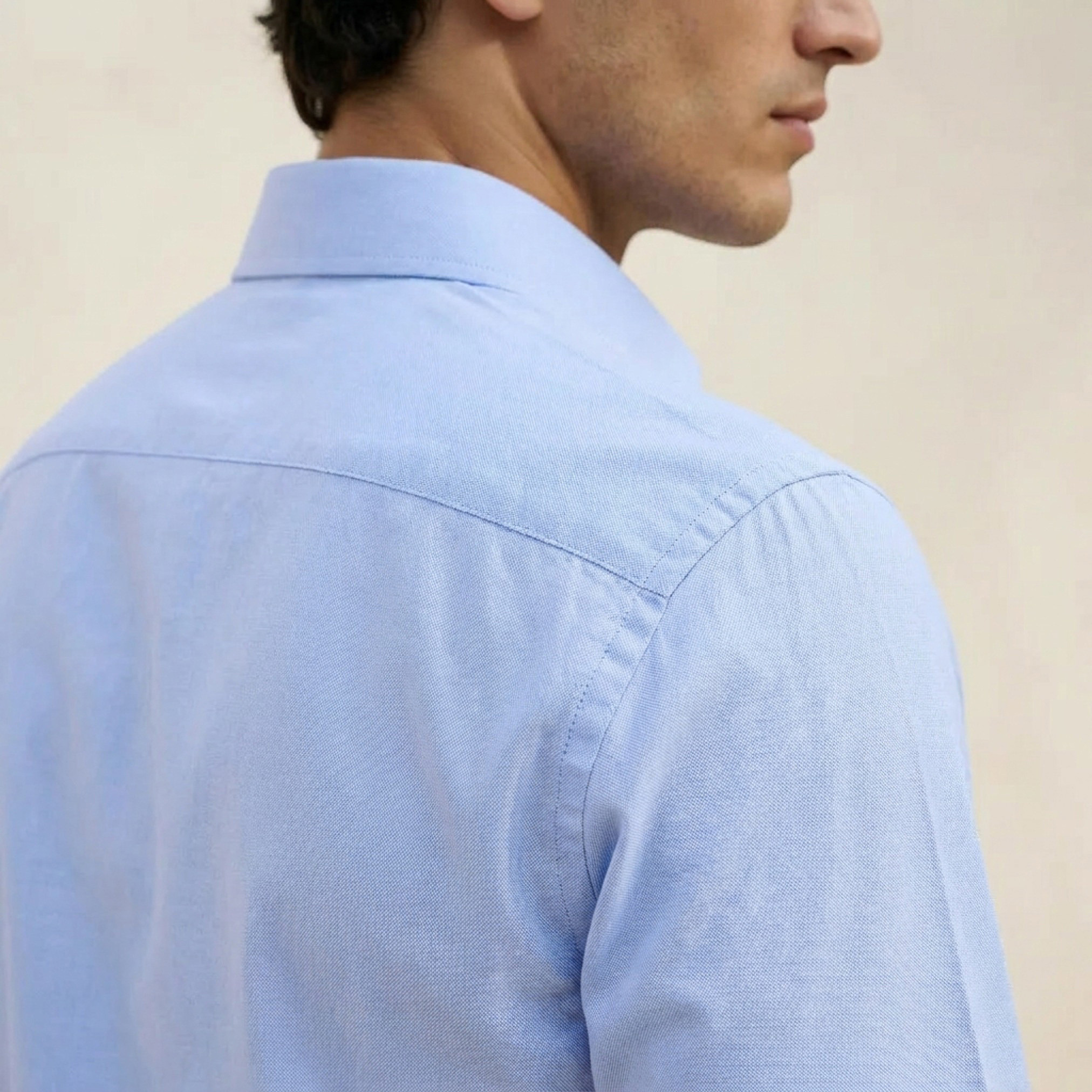 قميص بارز الملمس بأكمام طويلة وقصة وياقة مريحة-men-clothing-shirts-image-6