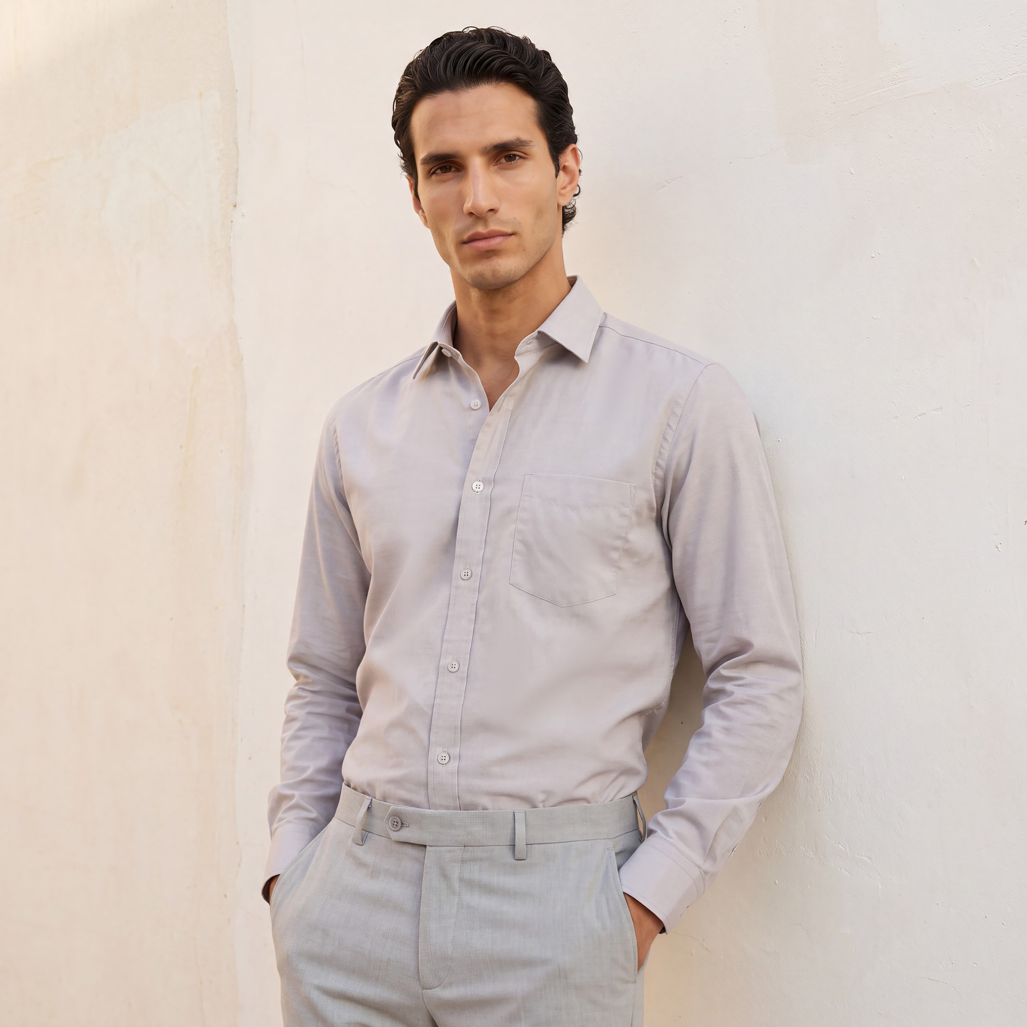 قميص بارز الملمس بأكمام طويلة وقصة وياقة مريحة-men-clothing-shirts-image-1