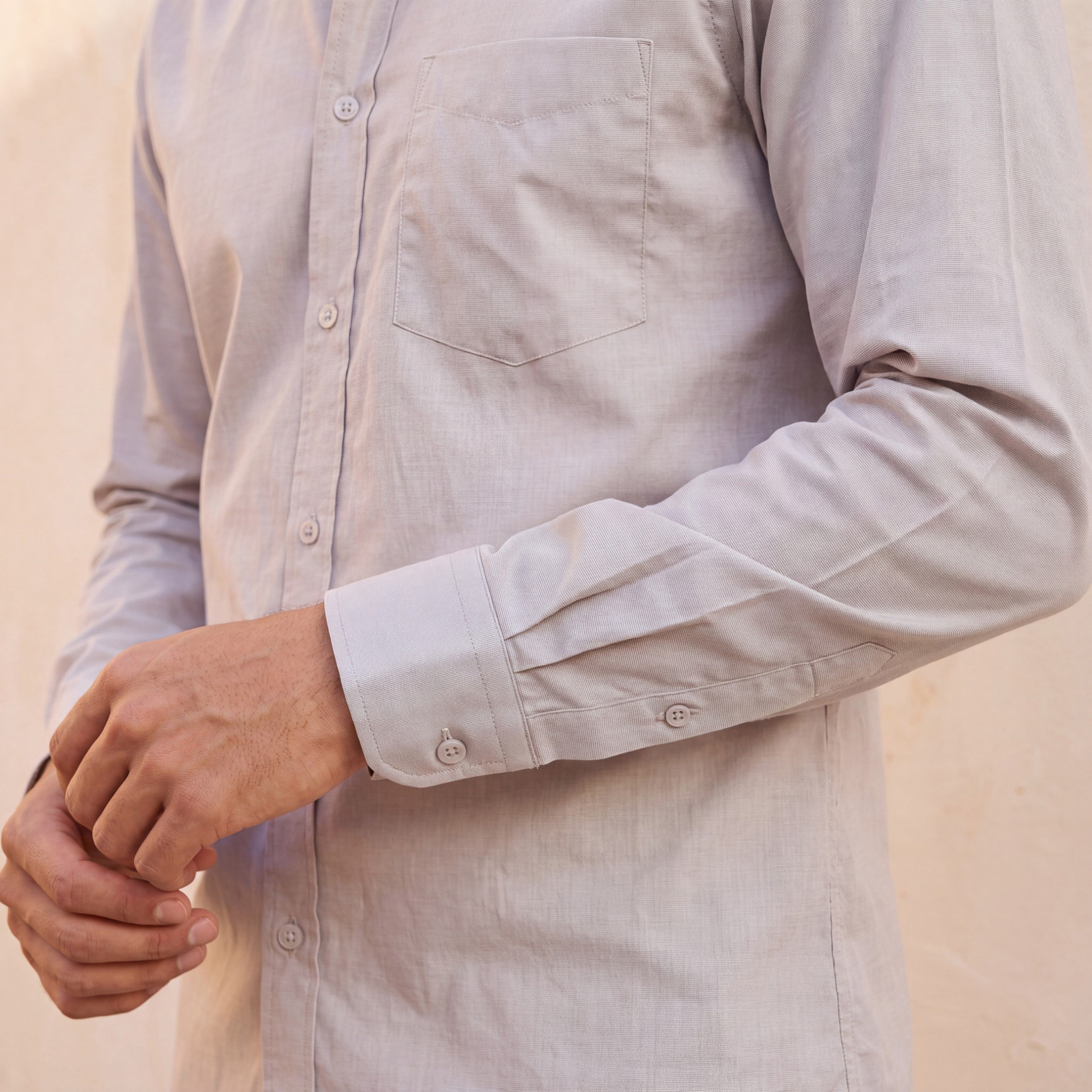 قميص بارز الملمس بأكمام طويلة وقصة وياقة مريحة-men-clothing-shirts-image-6