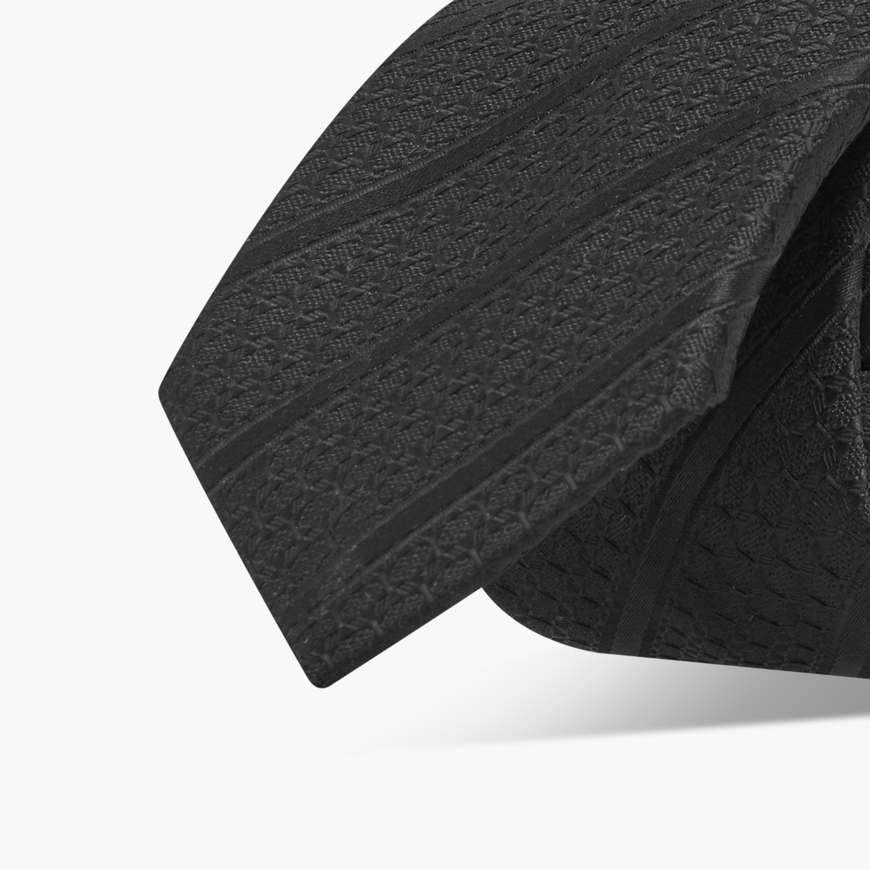 ربطة عنق رسمية مخططة للرجال-men-tiesandcufflinks-pocketsquares-image-4